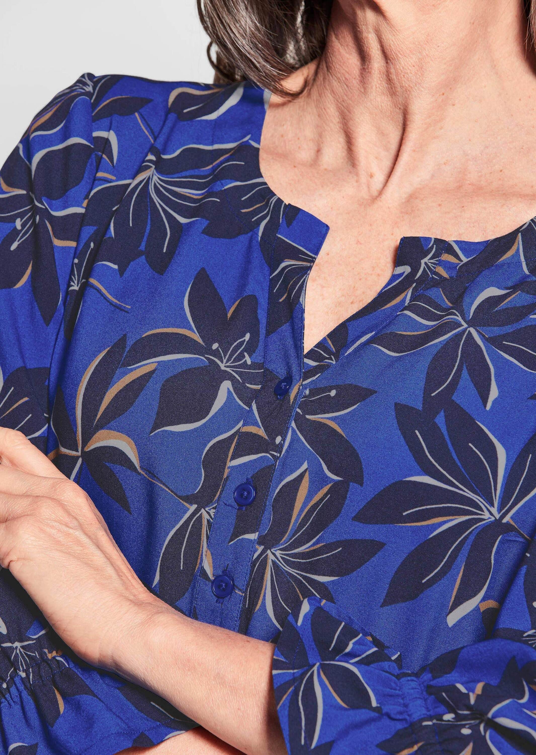 GOLDNER Sommerkleid »Kurzgröße Fließendes Viskosekleid mit V-Ausschnitt«