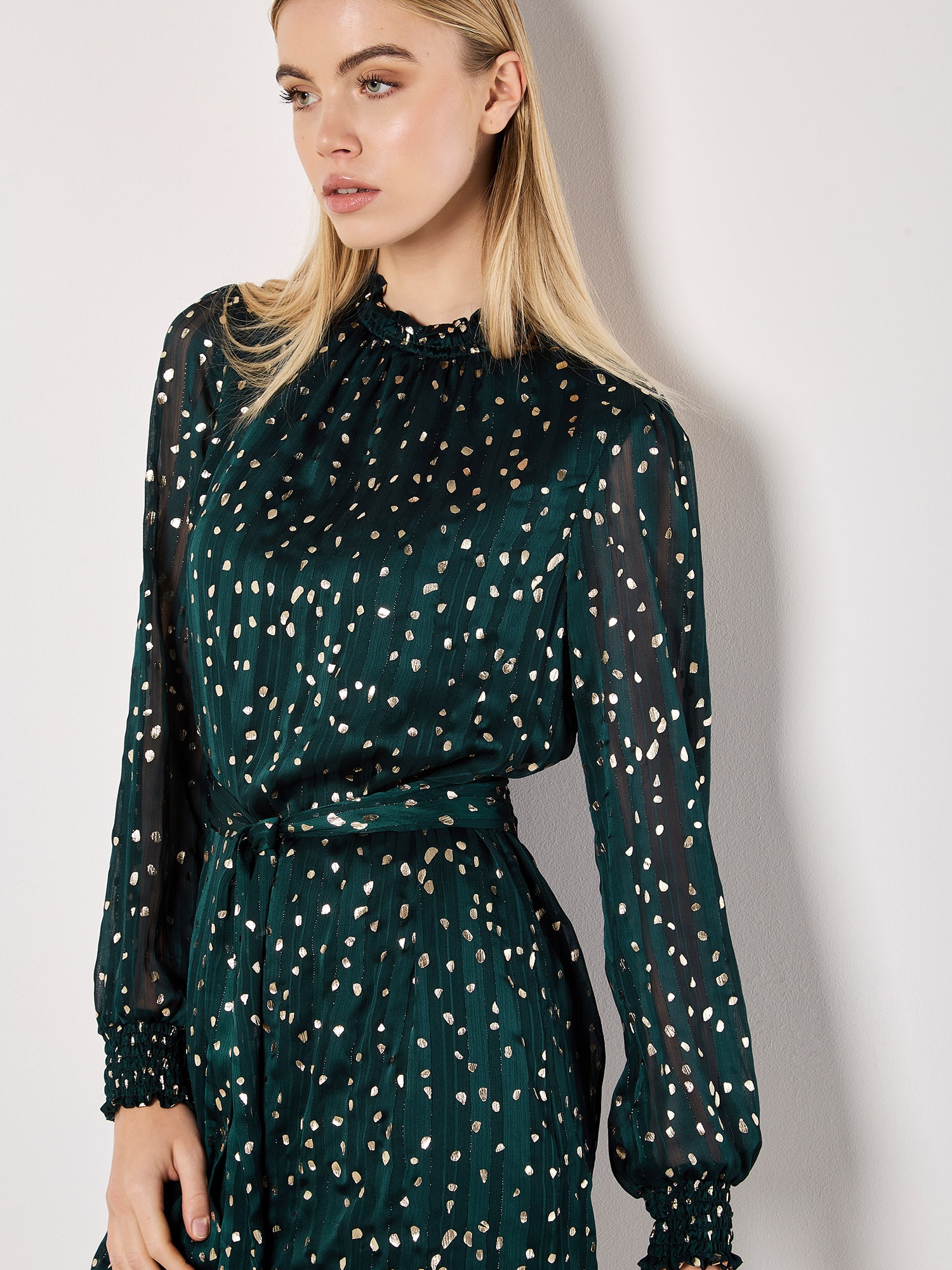 Apricot Plisseekleid »Plisseekleid« Stoffgürtel, 2 tlg. mit Punkten