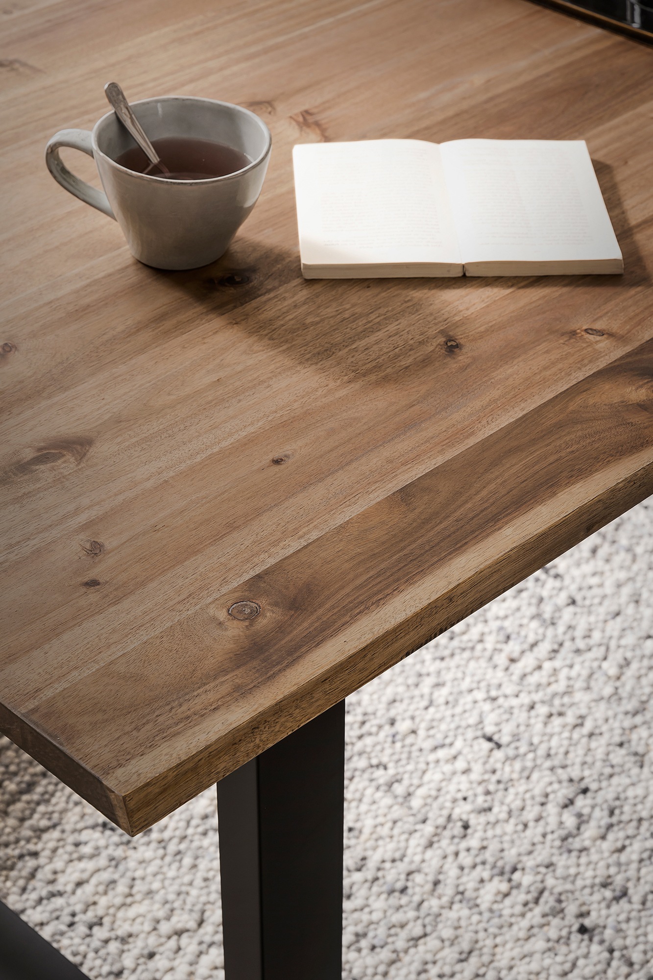 SalesFever Essgruppe »Stilvolle Essgruppe für Ihr Zuhause« Set, 5 Stk. tlg. 5-teiliges Set, Tischplatte mit seidenmattem OSMO Hartwachs-Öl behande