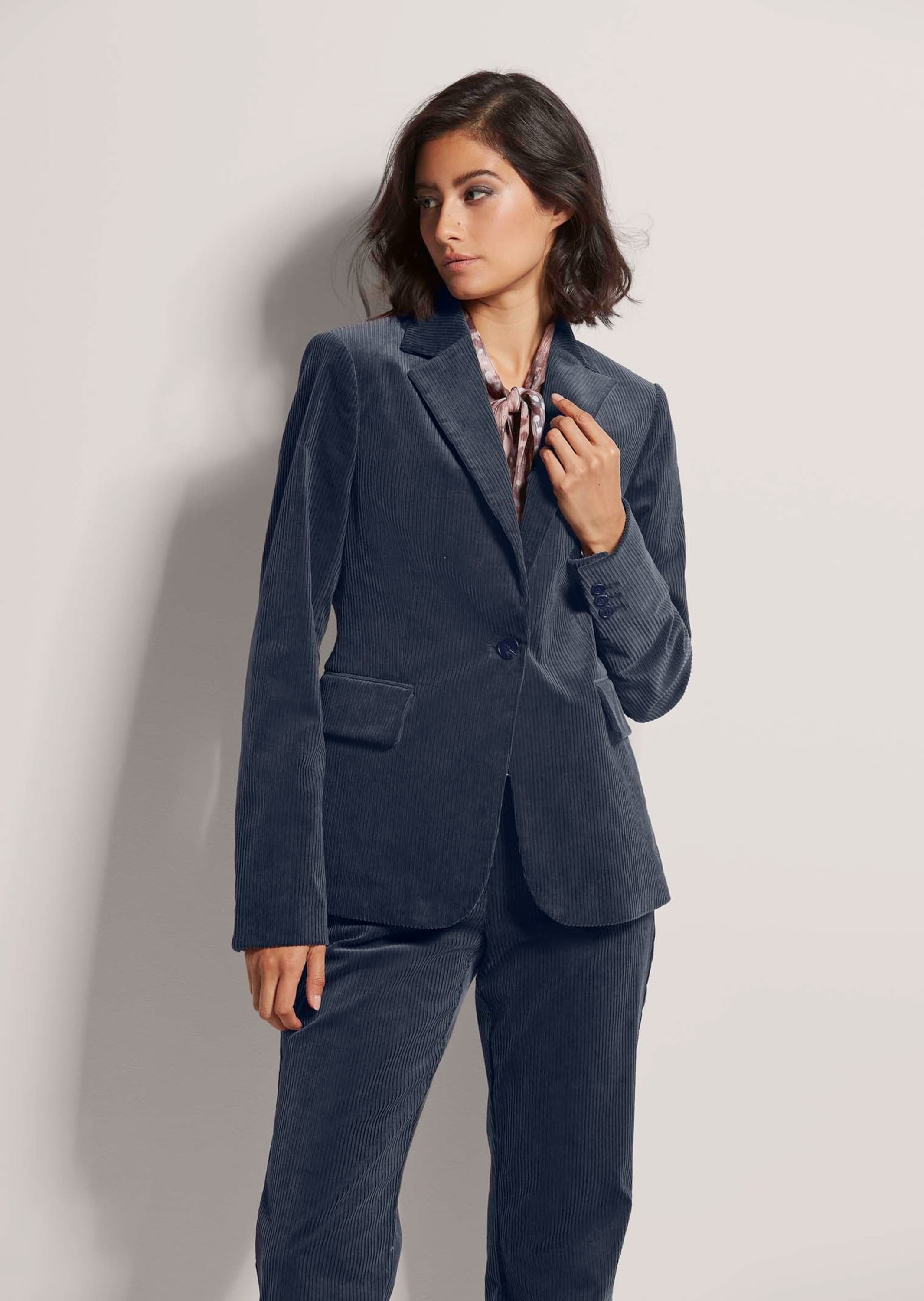 MADELEINE Jerseyblazer »Cordblazer Klassischer Cordblazer mit Reverskragen« Cord