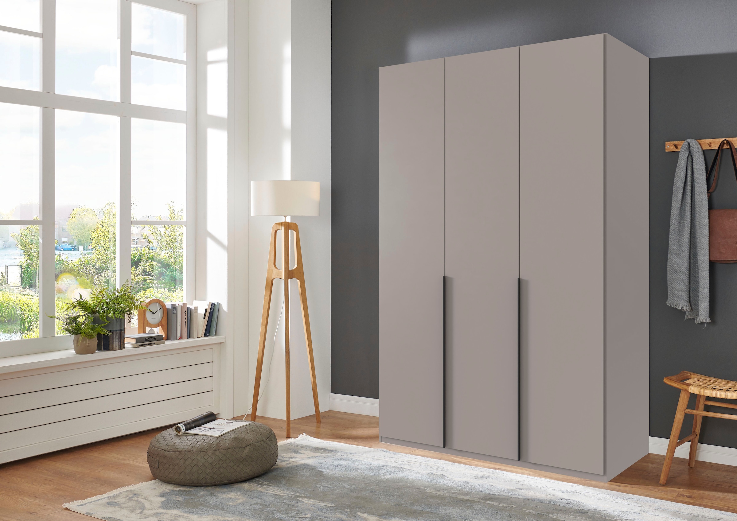 Wimex Kleiderschrank »Mugano, in 5 Breiten und 2 Höhen, Made in Germany«, (in Basic oder Premium Ausstattung mit 2 weiteren Einlegeböden), mit langen Griffstangen aus Metall, wahlweise mit oder ohne Spiegel