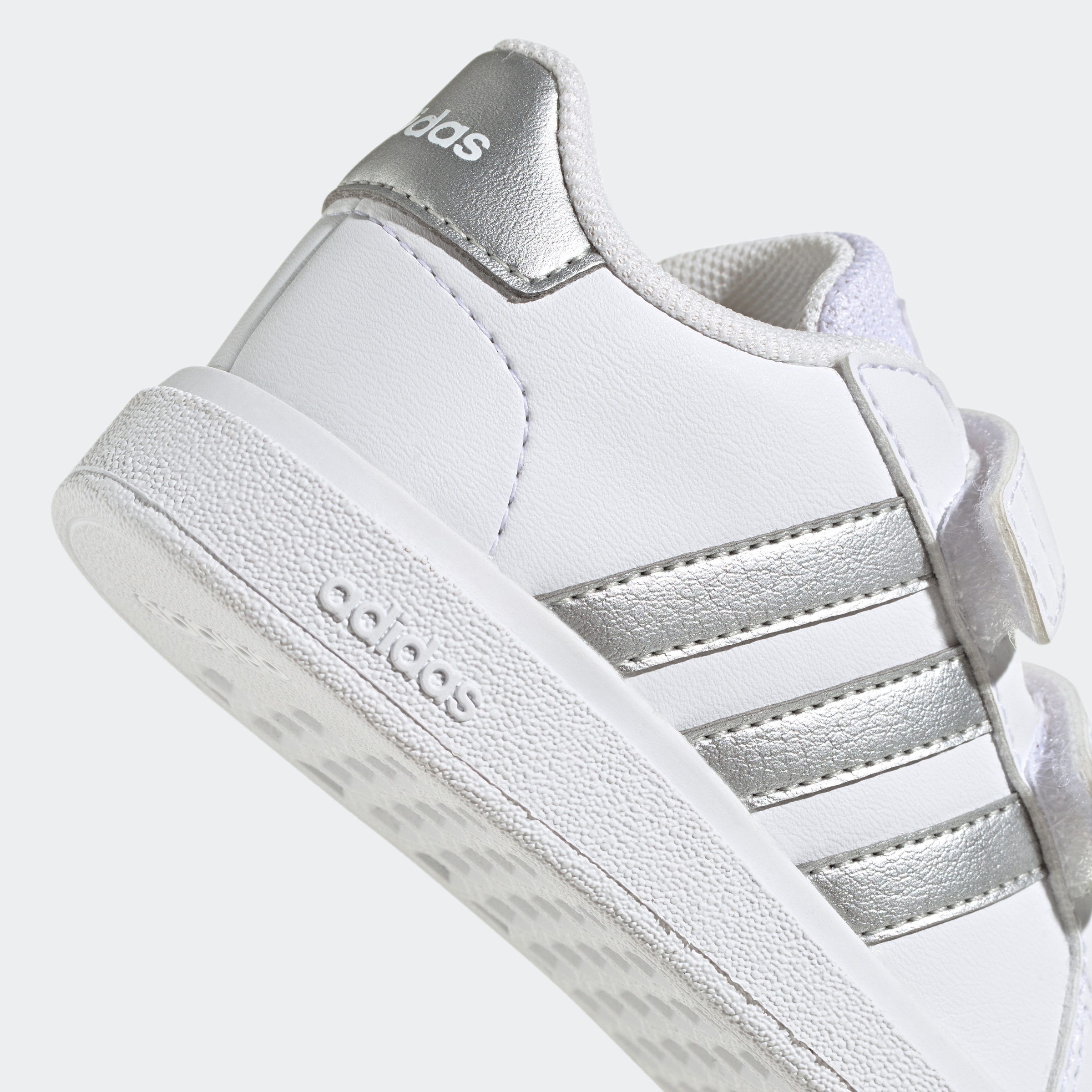 adidas Sportswear Sneaker »GRAND COURT LIFESTYLE HOOK AND LOOP«, für Kinder, Design auf den Spuren des adidas Superstar