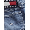 Tommy Jeans Shorts »HOTPANT BF0192«, mit leicht ausgefranstem Saum und Logo Badge