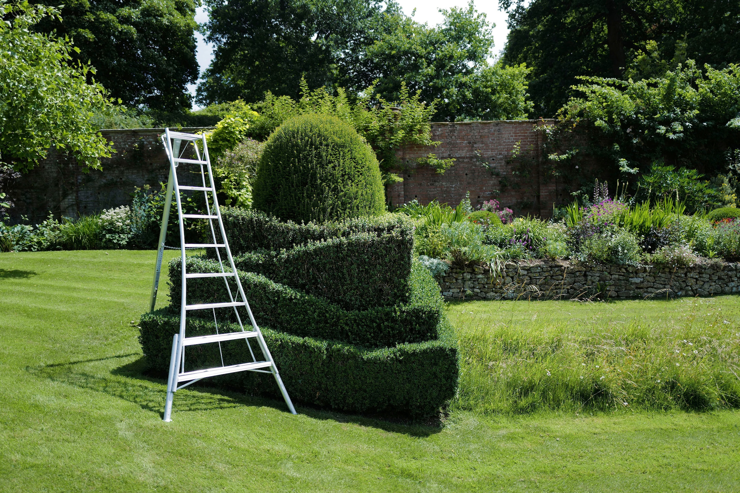 Niwaki Vielzweckleiter Gartenleiter, gleicht Unebenheiten im Gelände aus
