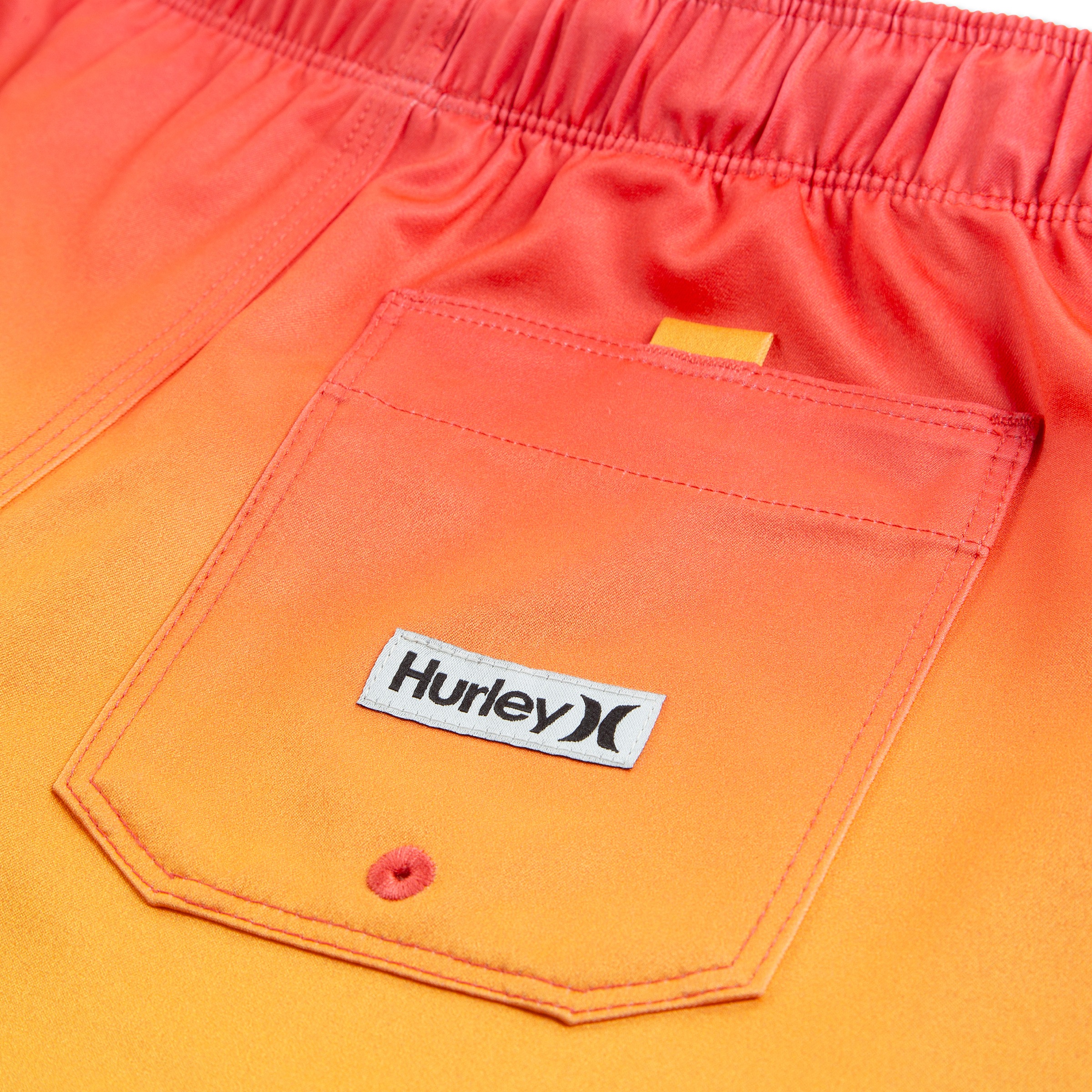 Hurley Badeshorts »FIRST LIGHT PULL ON SWIM« mit Elasthan-Anteil, leichtes Material, schnell trocknend