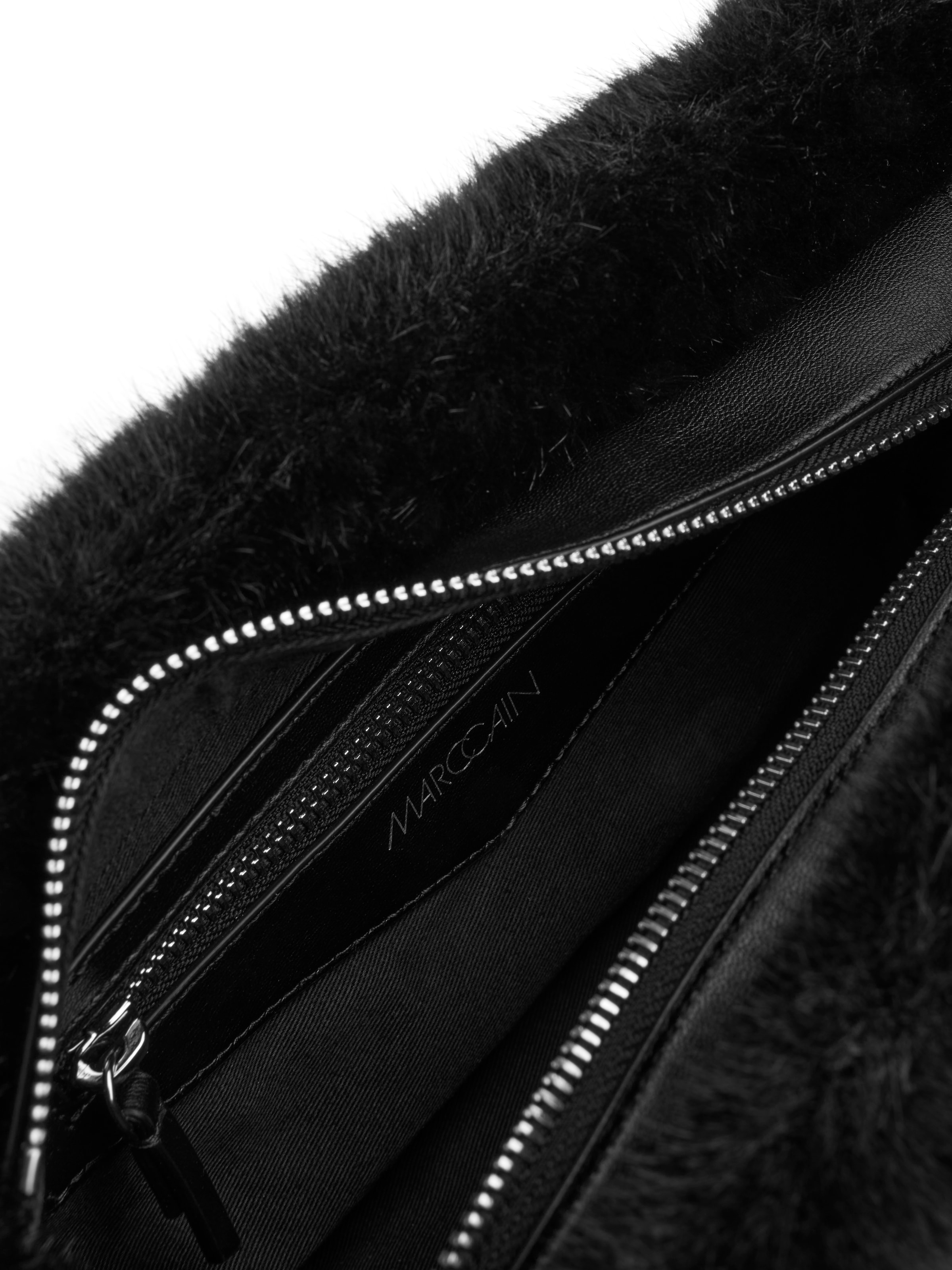 Marc Cain Schultertasche »Collections City Tour«, Damen Abendtasche, Clutch, Handtasche mit Ketten Riemchen