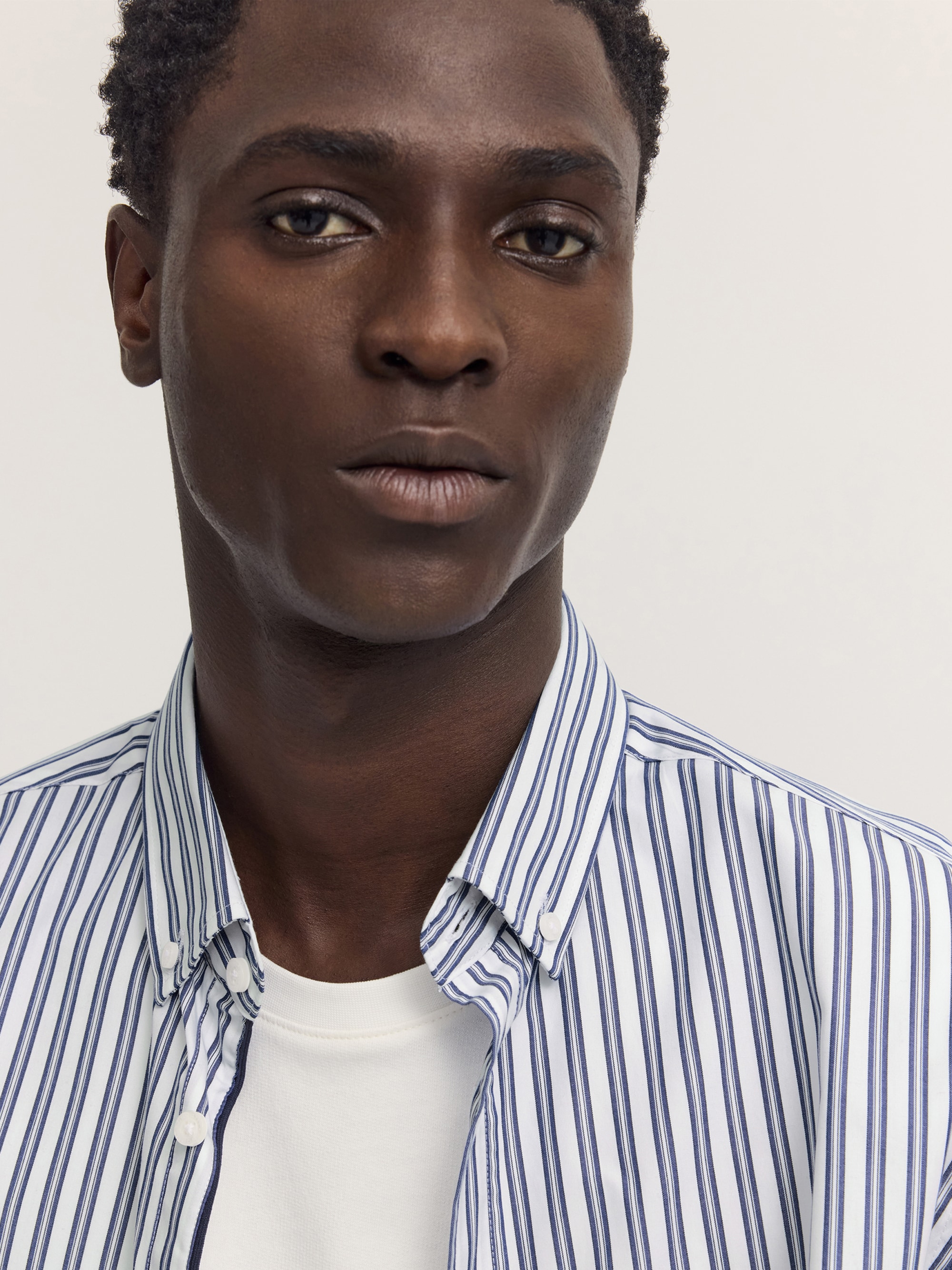 bugatti Langarmhemd »Modern Fit« Modern Fit Baumwolle Gestreift Under Button-Down