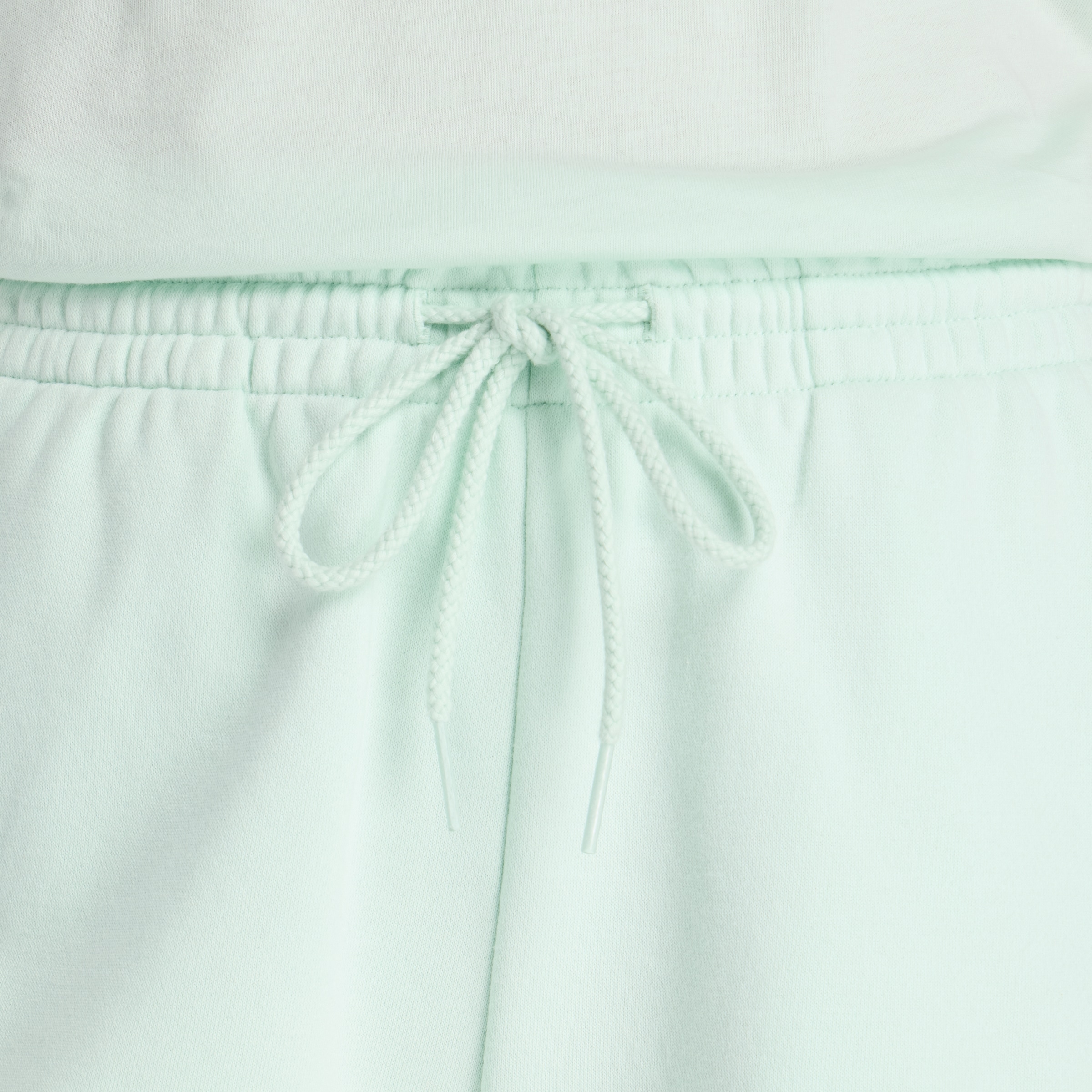 New Balance Shorts »Sport Essentials French Terry Short«  atmungsaktiv, lockere Passform