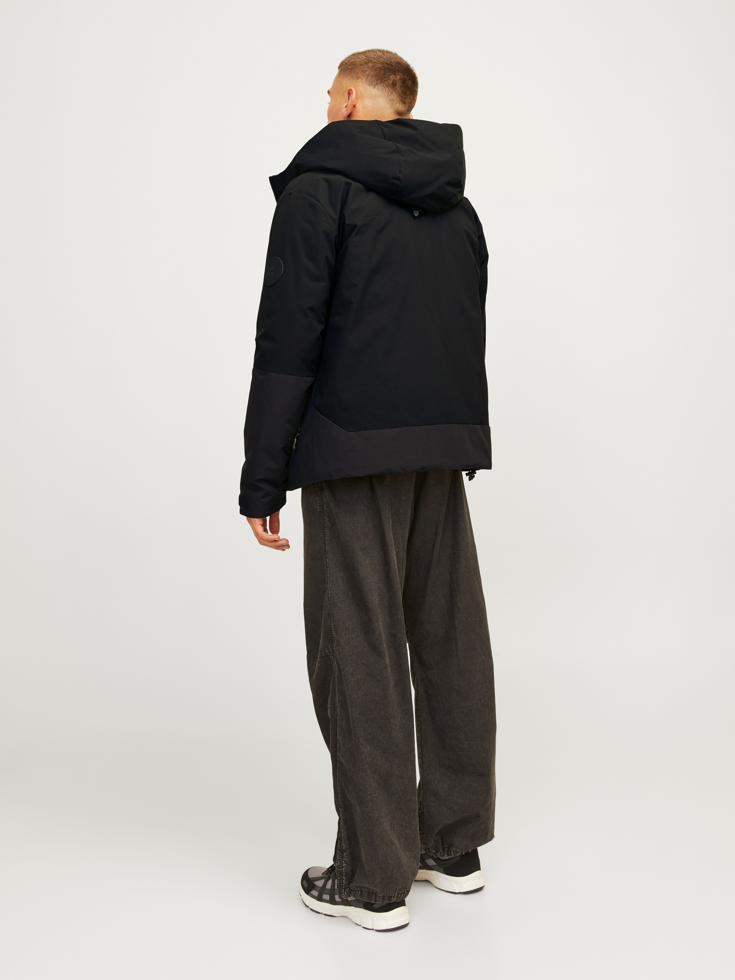 Jack & Jones Outdoorjacke »JCOAIDEN TRANSITIONAL JACKET SN«, mit Kapuze