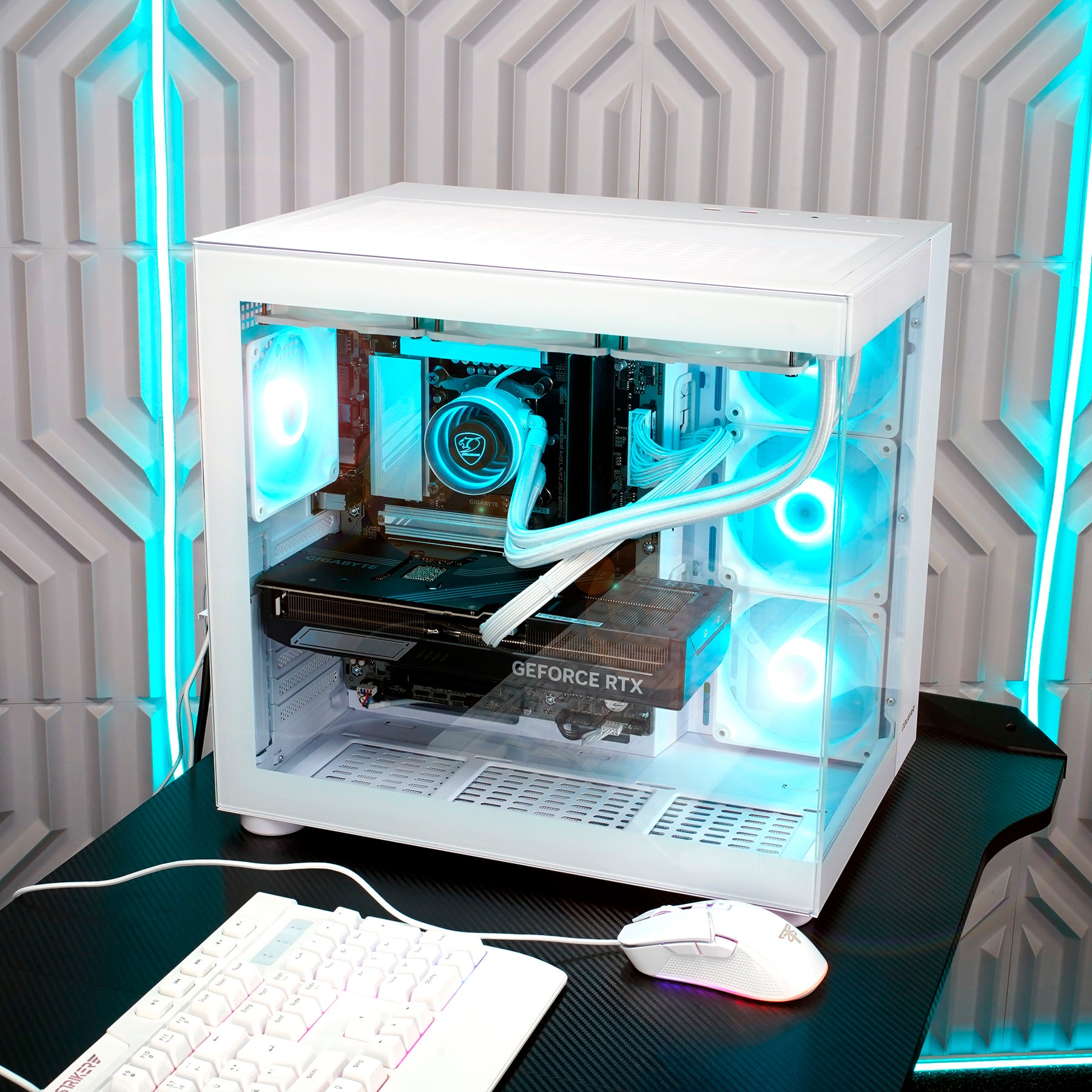 Cougar Gaming-PC-Komplettsystem »MegaDeal FV150 WT 2888 AMD Ryzen 5 9600X 32GB DDR5 1TB SSD RTX 5070« 34 ″ AMD Ryzen 5 GeForce RTX 5070 32 GB RAM 1.000 GB SSD Windows 11, DDR5 RAM+ MSI PRO MP341CQW LED-Monitor Curved 86,4 m (34")
