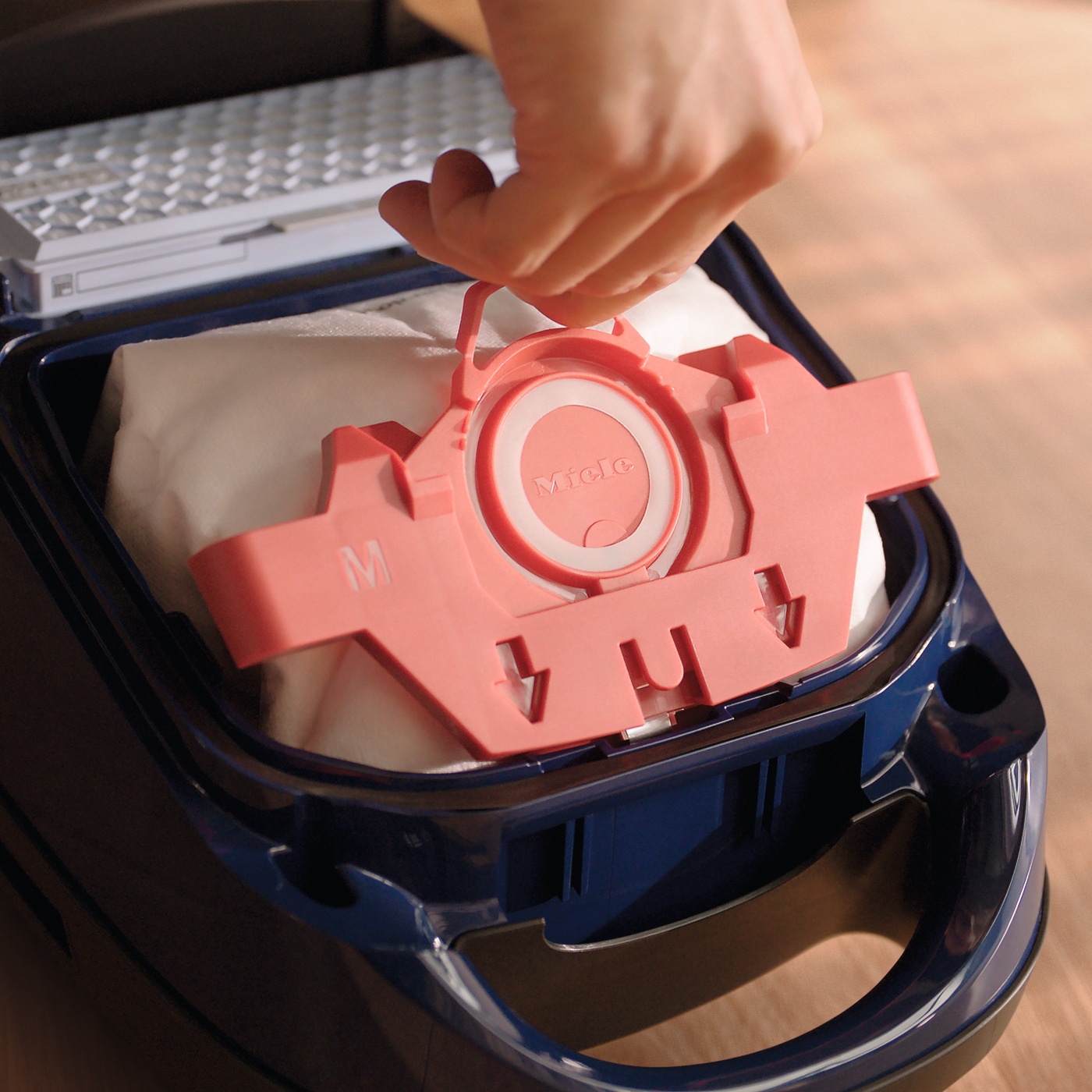 Miele Staubsaugerbeutel »Miele Original Zubehör-XXL-Pack Staubsaugerbeutel FJM HyClean Pure 2.0«