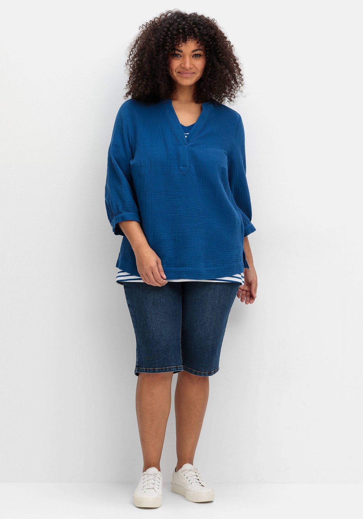 Sheego Tunika »Tunika mit 3/4-Arm und V-Schlitz, aus Musselin«