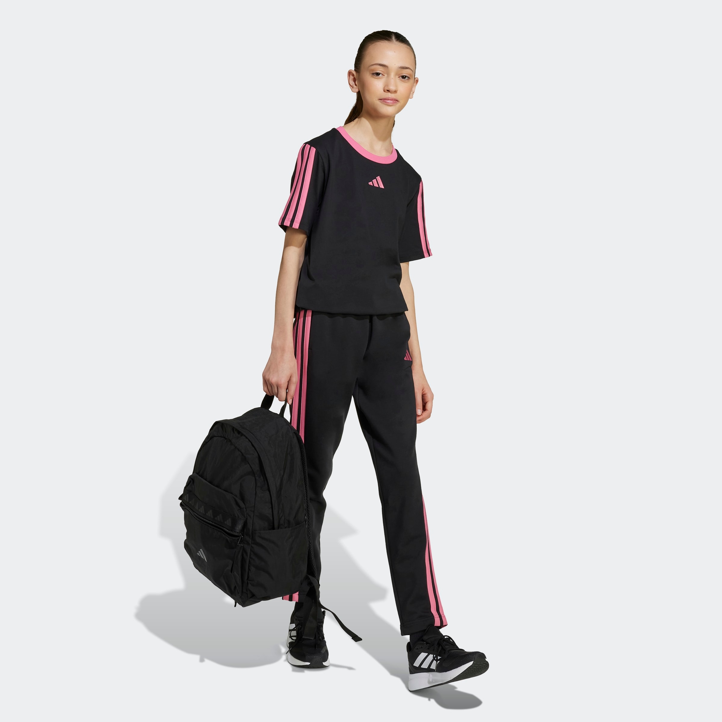 adidas Sportswear T-Shirt »ESSENTIALS KIDS« für Kinder, mit Rundhalsausschnitt, ohne Verschluss, aus Baumwolle