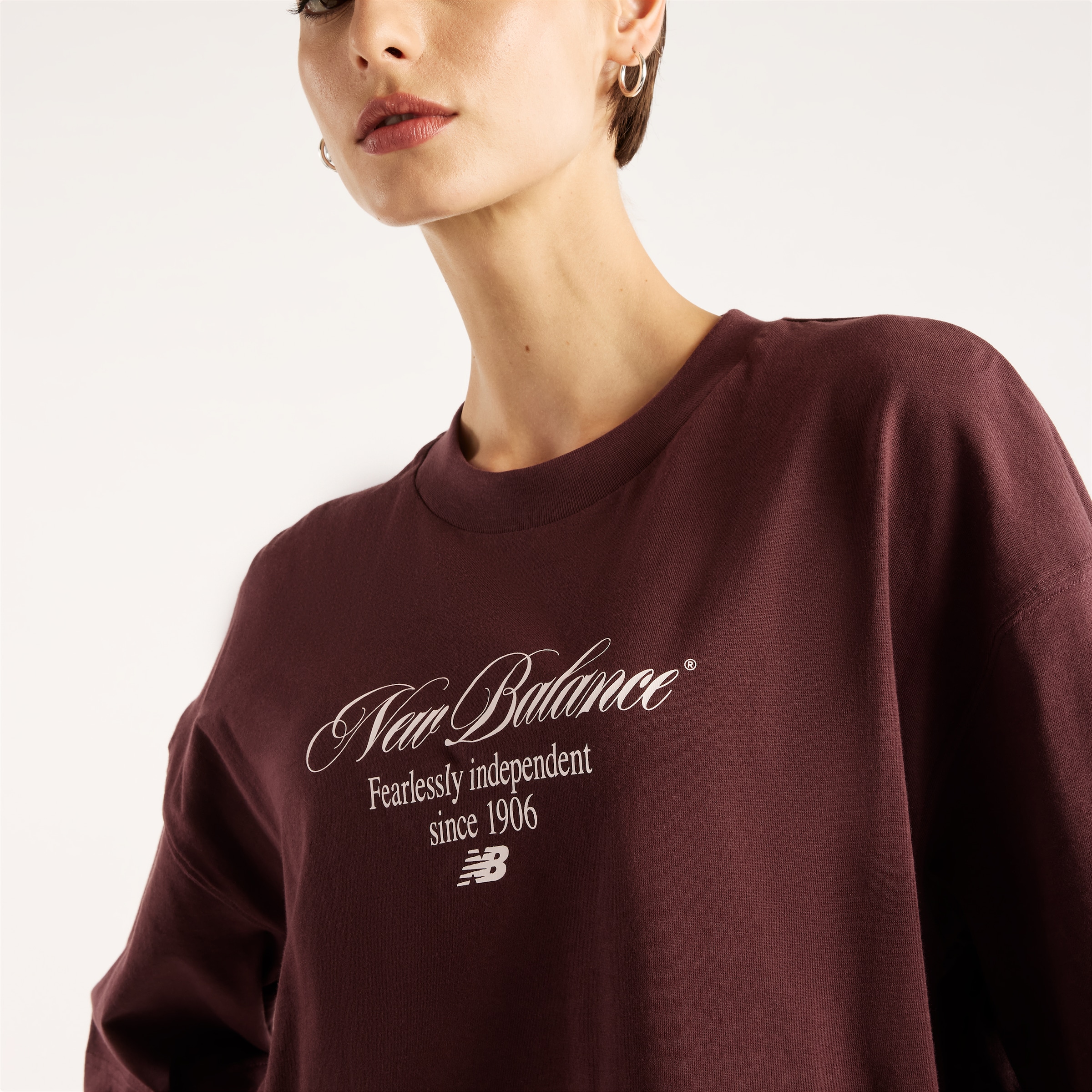 New Balance T-Shirt »PRESSED FLOWERS MEMORIES OVERSIZED T-SHIRT« sportlicher Stil, für Erwachsene, aus Baumwolle