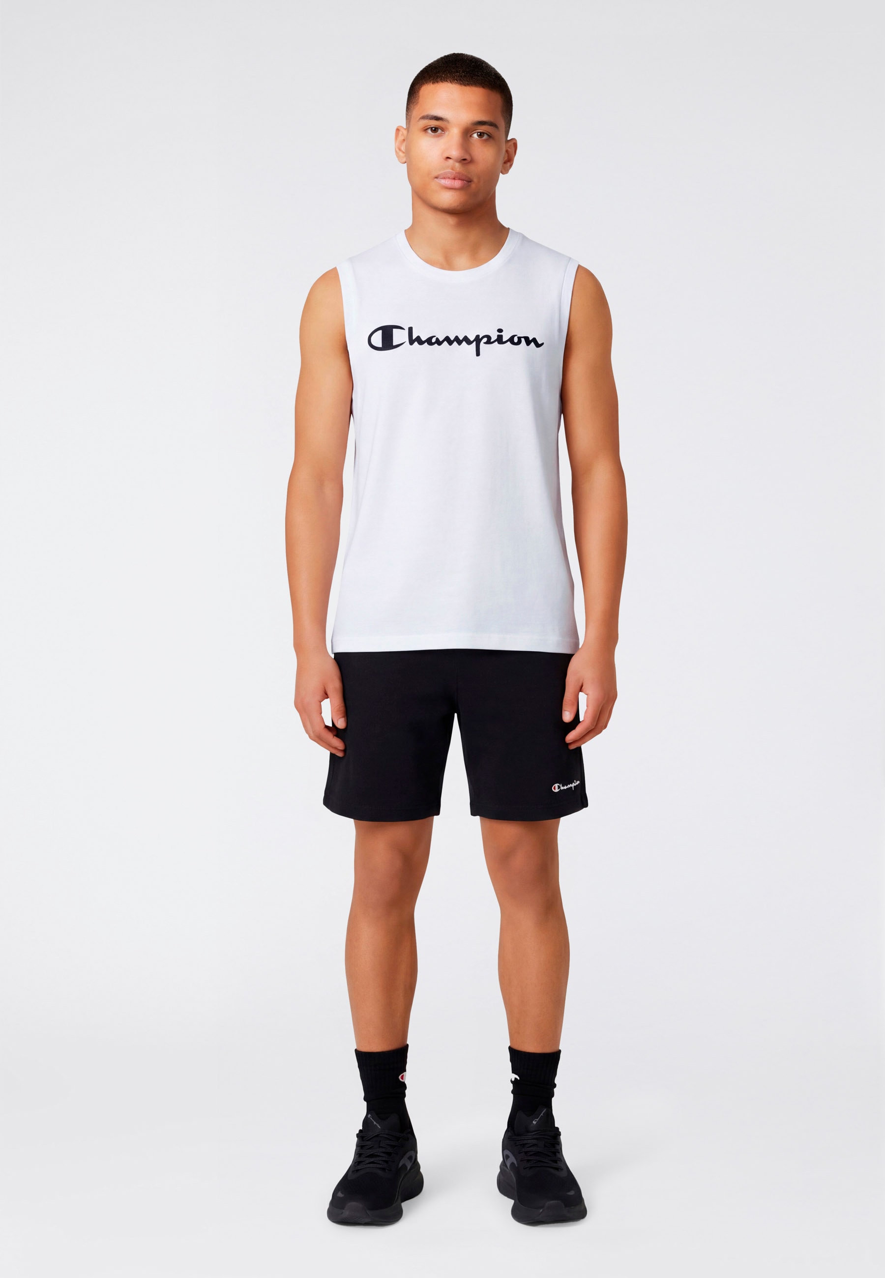 Champion Tanktop »BASICS Sleeveless T-Shirt Large Logo« sportliche Schnittform, sportlicher Stil, mit Rundhalsausschnitt