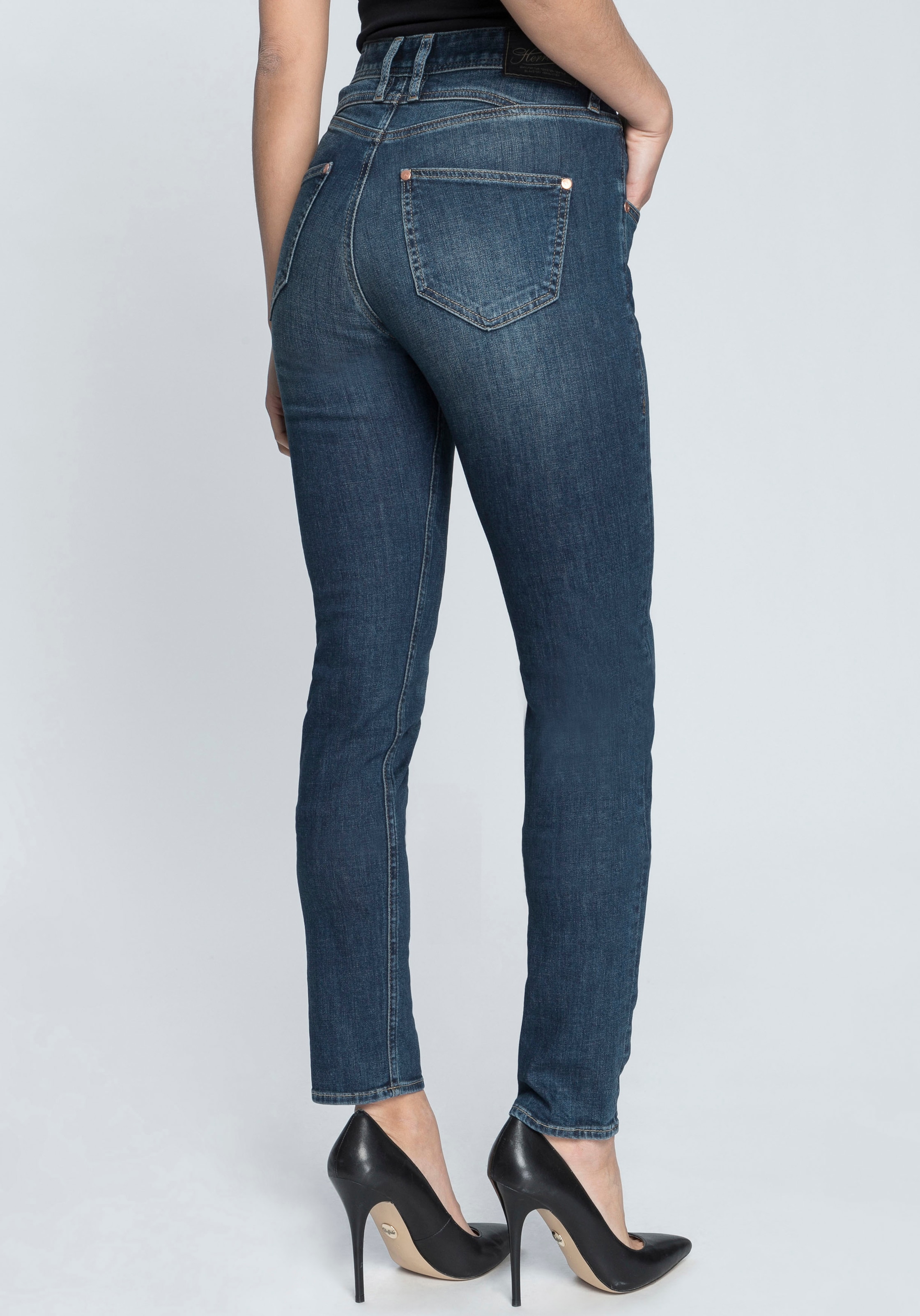 Herrlicher Slim-fit-Jeans »PEPPY SLIM RECYCLED DENIM«, Normal Waist Recycled Polyester