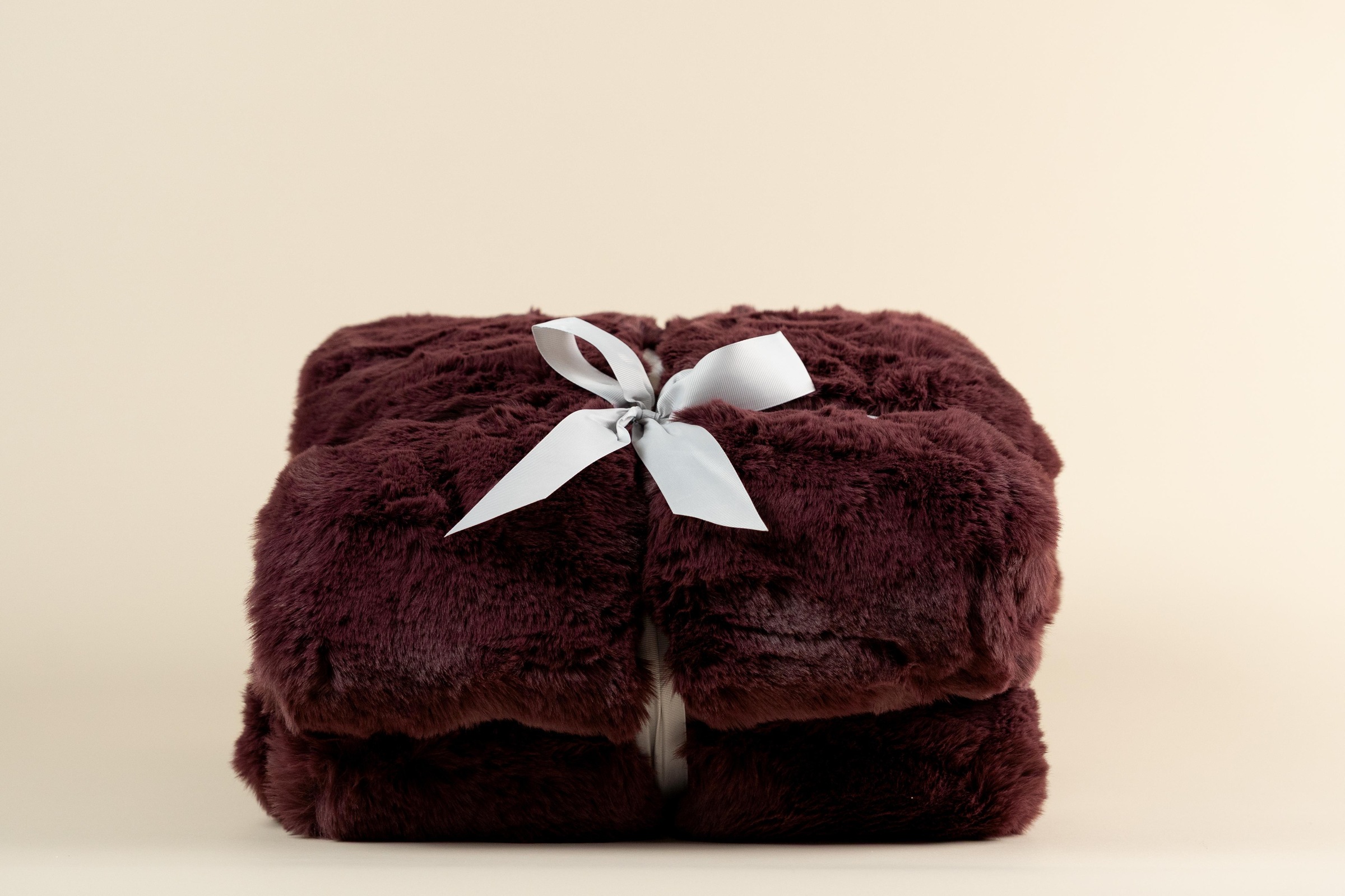 Kare Design Tagesdecke »Wohndecke Mika, Kunstfelldecke, 150x200 cm« flauschig und warm