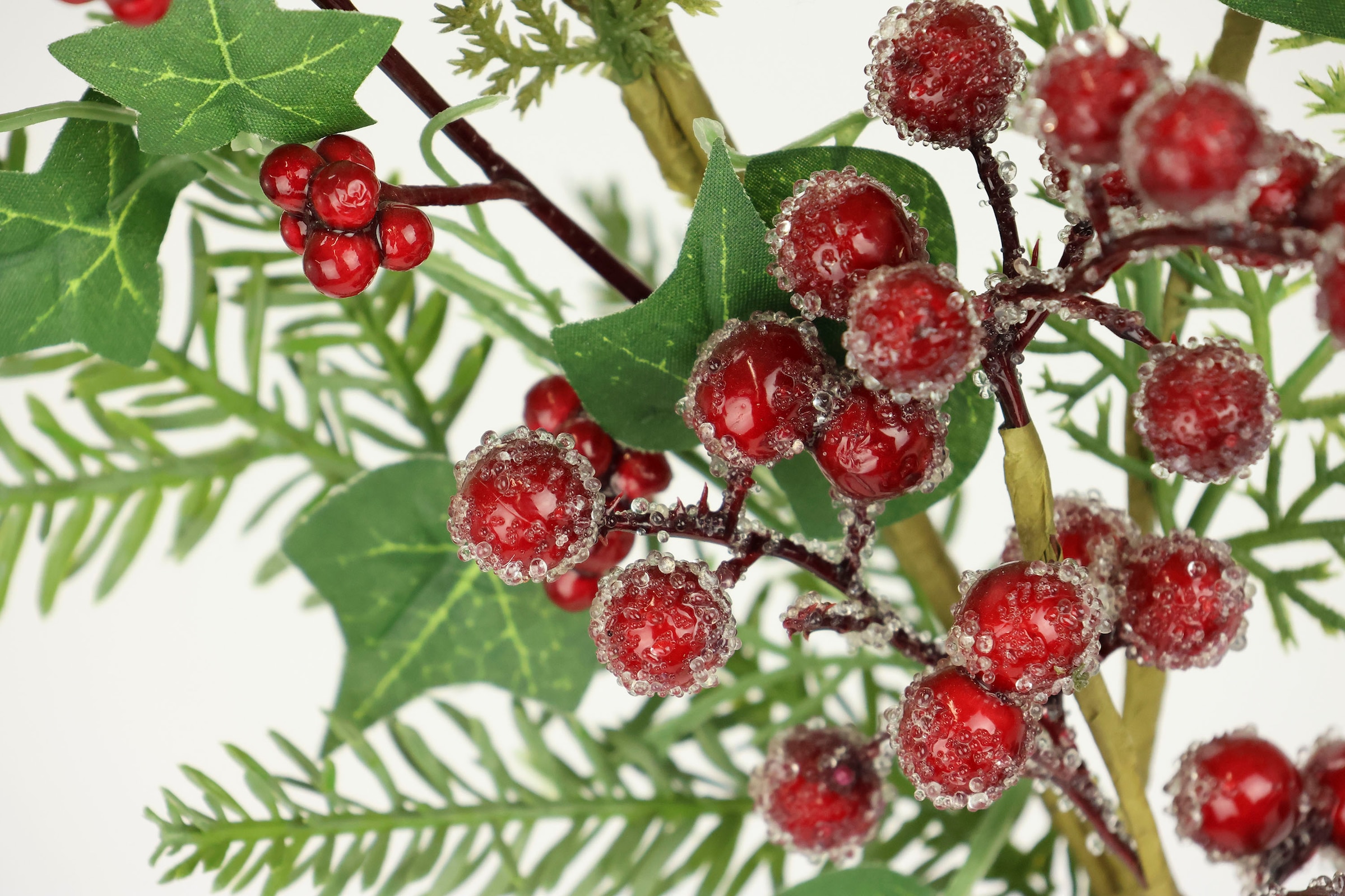 I.GE.A. Kunstzweig »Weihnachtszweig Tanne/Beeren/Efeu/Thuja«, 2er Set Künstlicher Zweig Blume Weihnachtsdeko Dekozweig Dekoration