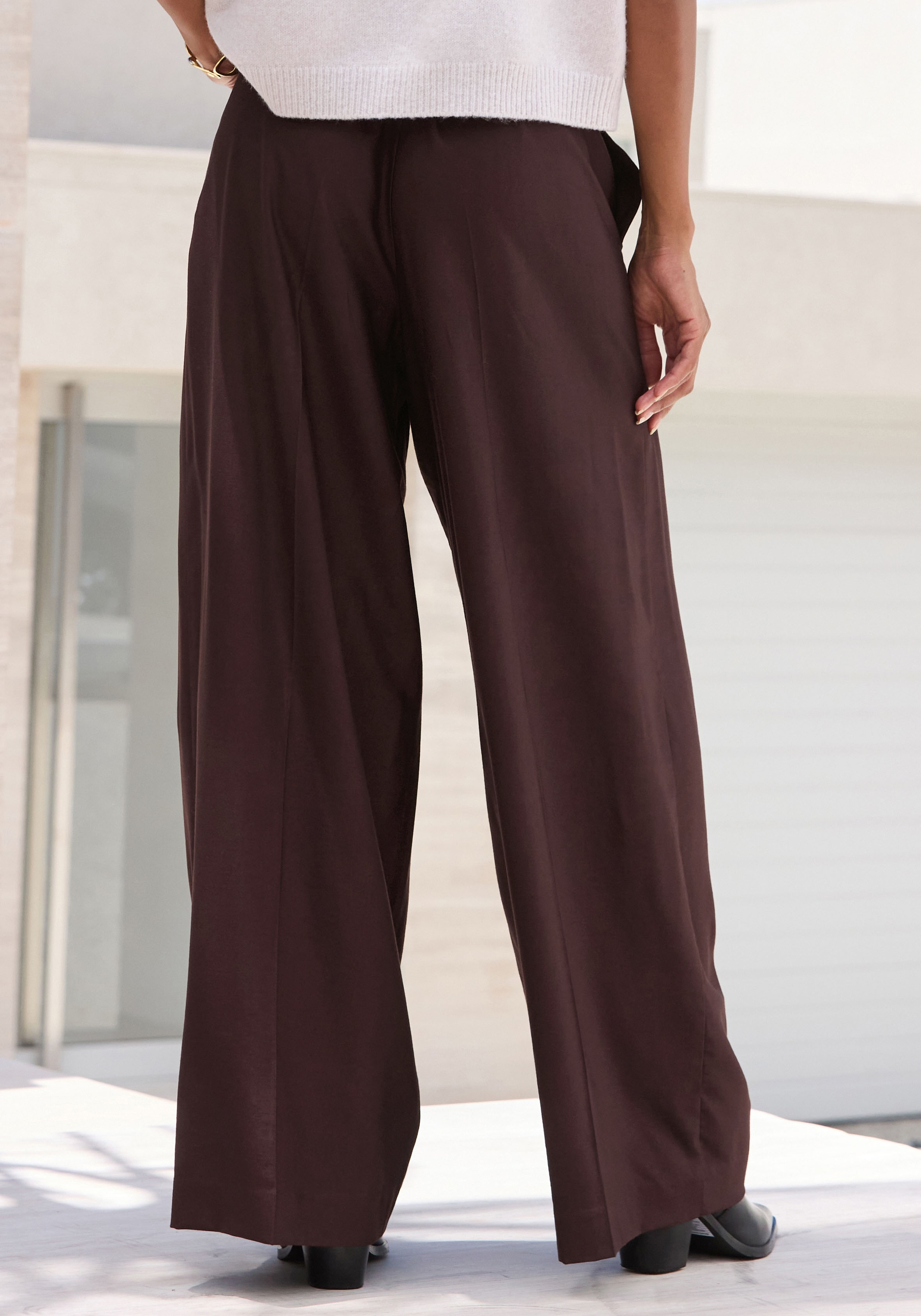 French Connection Bundfaltenhose »mit luftig-weitem Bein«  aus leichter Webware mit Viskose, Sommerhose, Casual-chic