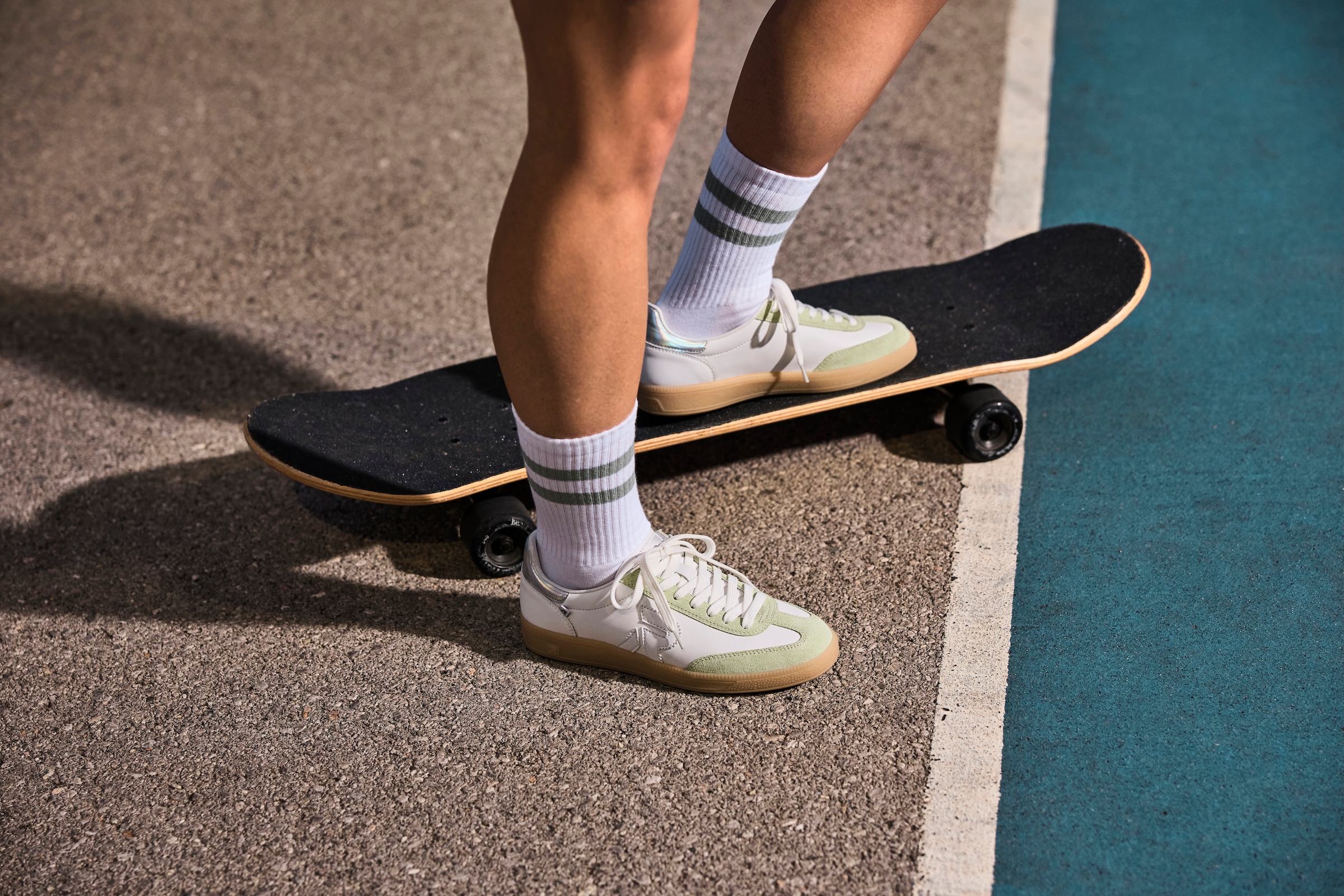 RIEKER Sport Sneaker »San Diego Swing2GO«, Retro-Sneaker, Freizeitschuh, Halbschuh mit herausnehmbarem Fußbett