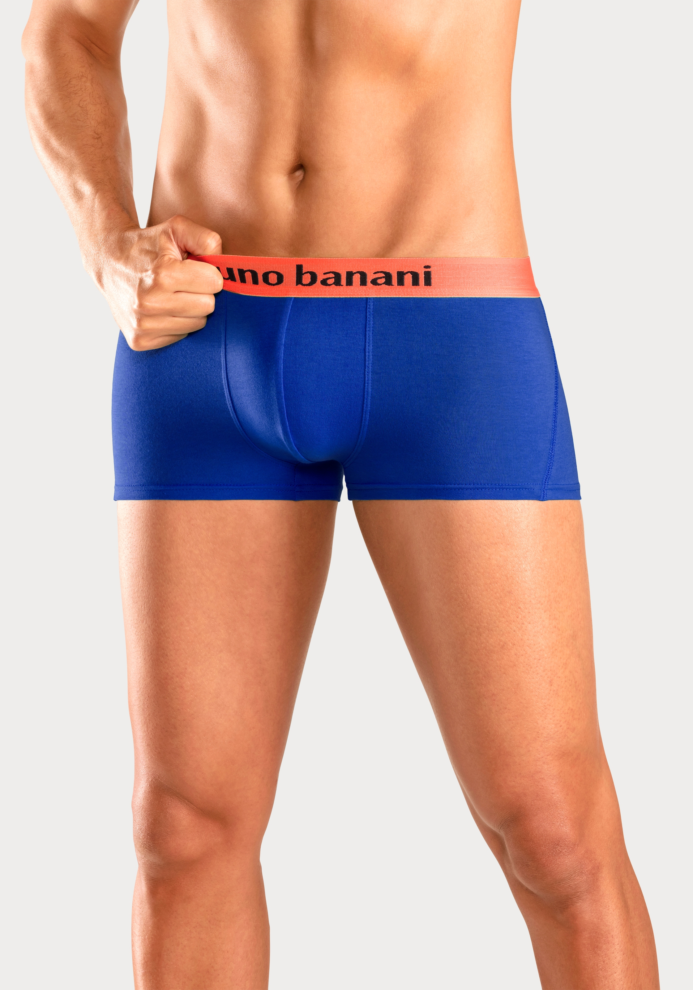 Bruno Banani Hipster, (Packung, 4 St.), knapp sitzende Boxershorts mit Logo Webbund aus Baumwollmischung