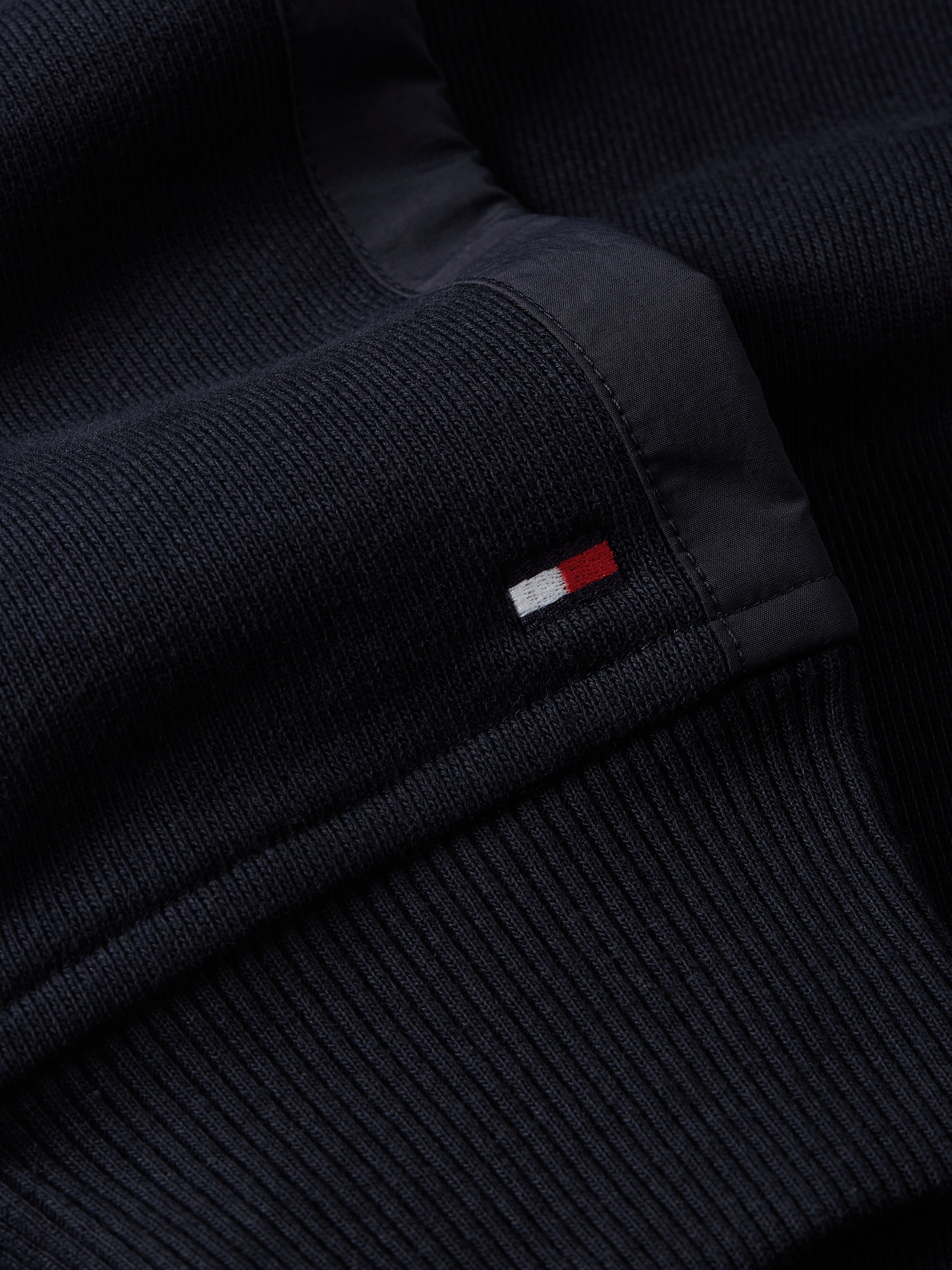 Tommy Hilfiger Sweatshirt »MONOTYPE MIX MEDIA HALF ZIP«, mit Einsätzen in anderen Materialien