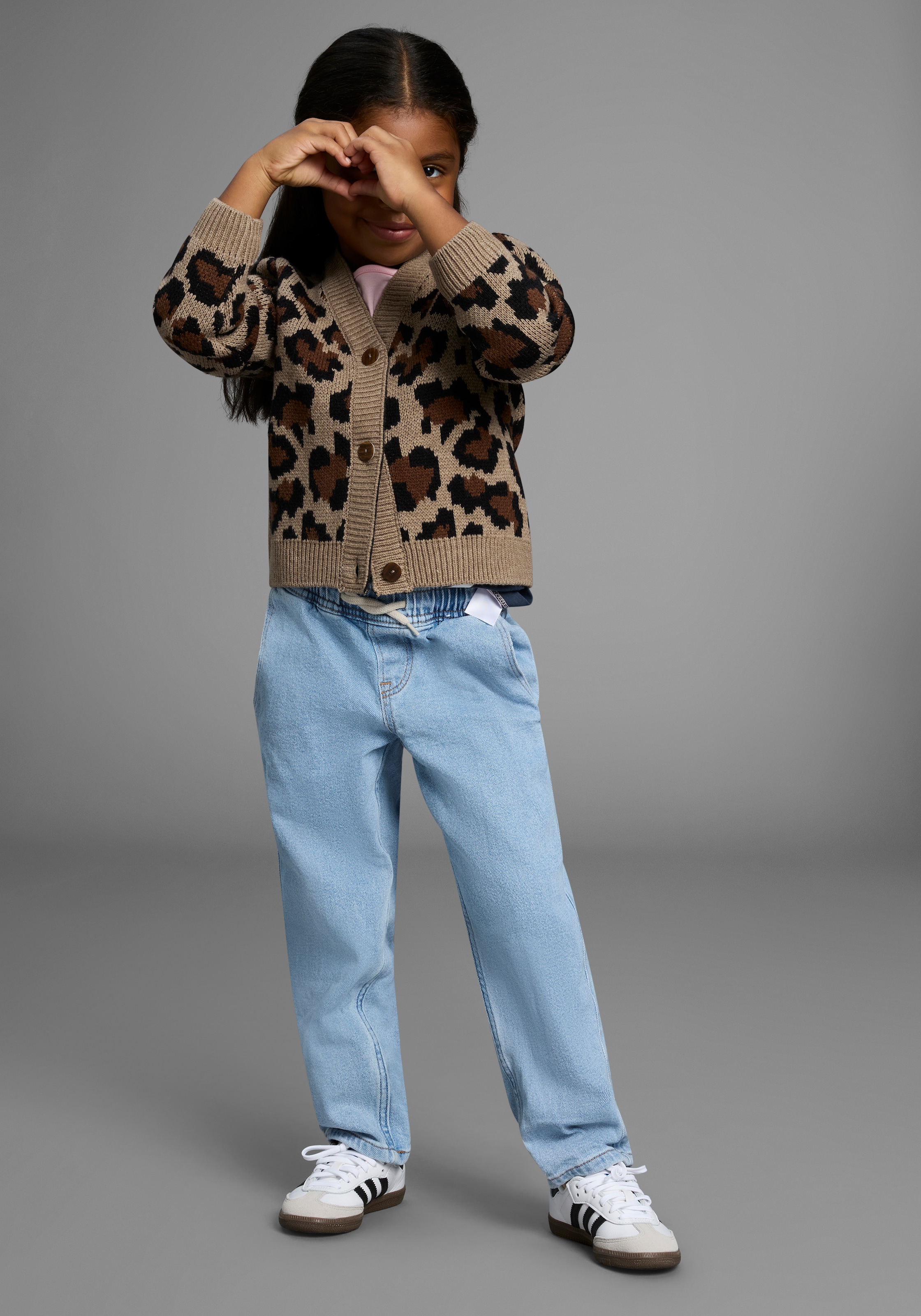 KIDSWORLD Strickjacke »Strickjacke mit Leo-Muster«, Strickjacke in Leo-Optik