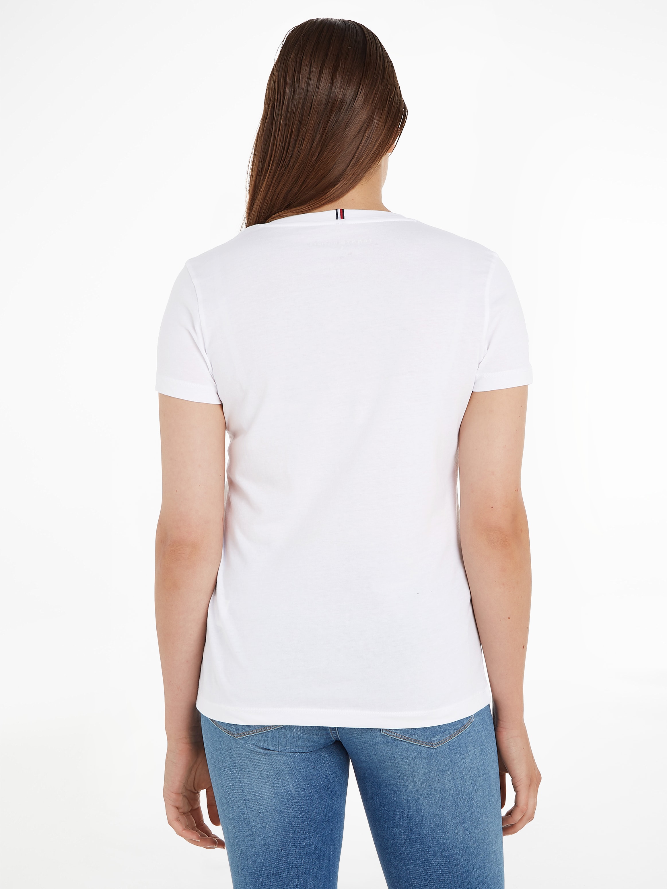 Tommy Hilfiger T-Shirt »HERITAGE V-NK TEE«, mit Tommy Hilfiger Logo-Flag auf der Brust
