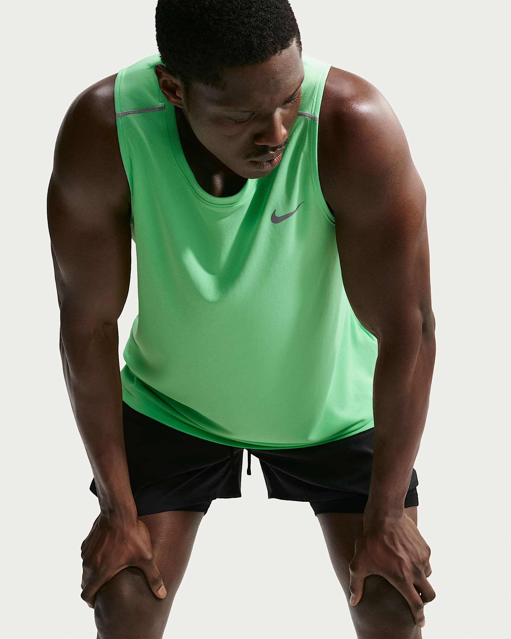 Nike Tanktop »M NK DF MILER TANK TOP« mit reflektierenden Details, atmungsaktives Material