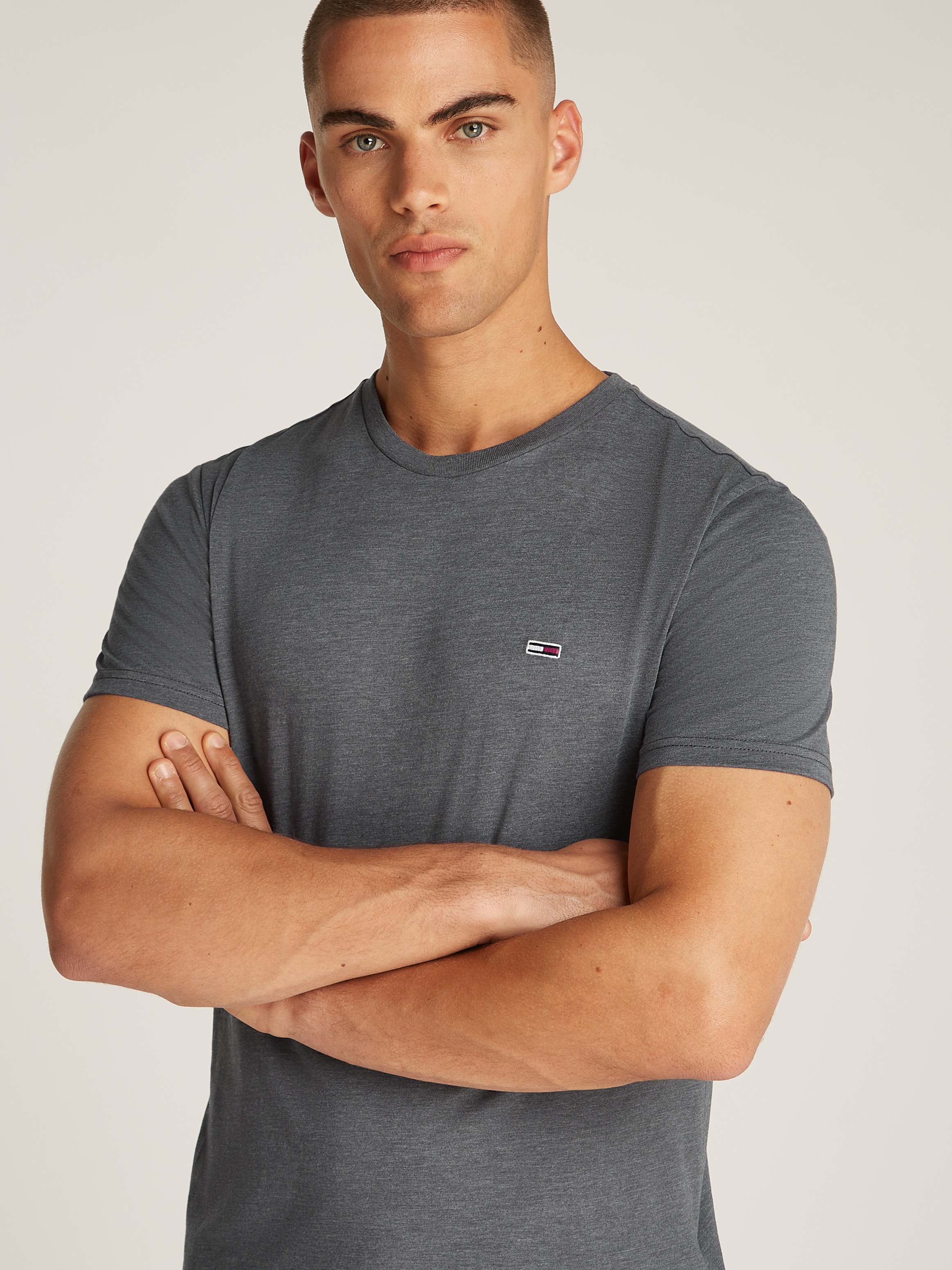 Tommy Jeans T-Shirt »TJM XSLIM JASPE HTR TEE EXT«, Mit Rundhalsausschnitt