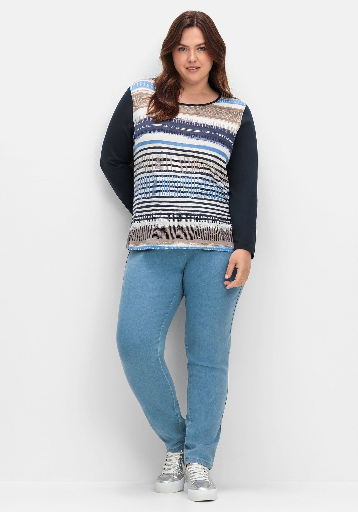 Sheego Langarmshirt »Langarmshirt mit bedrucktem Vorderteil«, mit bedrucktem Vorderteil