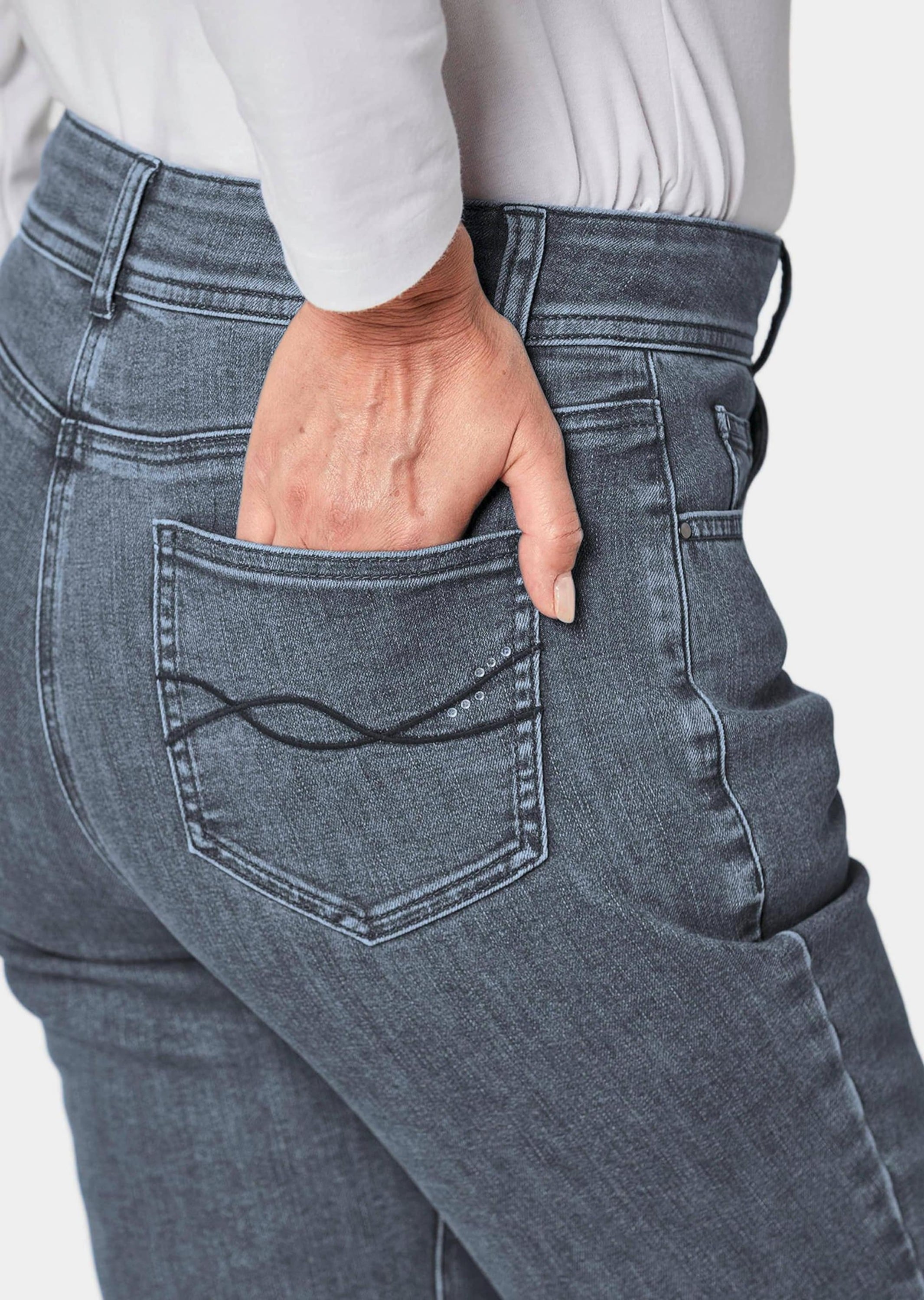 GOLDNER Regular-fit-Jeans »Kurzgröße Superbequeme Hose mit Bauchweg-Effekt«