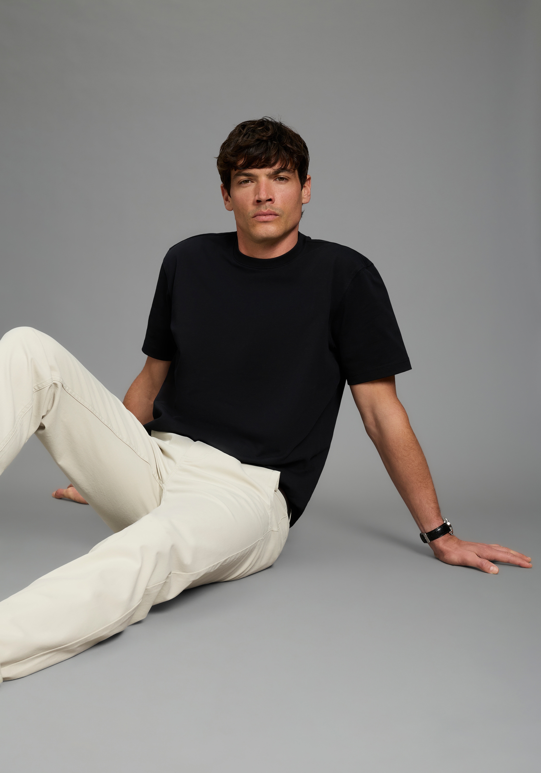 Bruno Banani T-Shirt Kurzarmshirt, lässige Passform, unifarben, aus Single Jersey