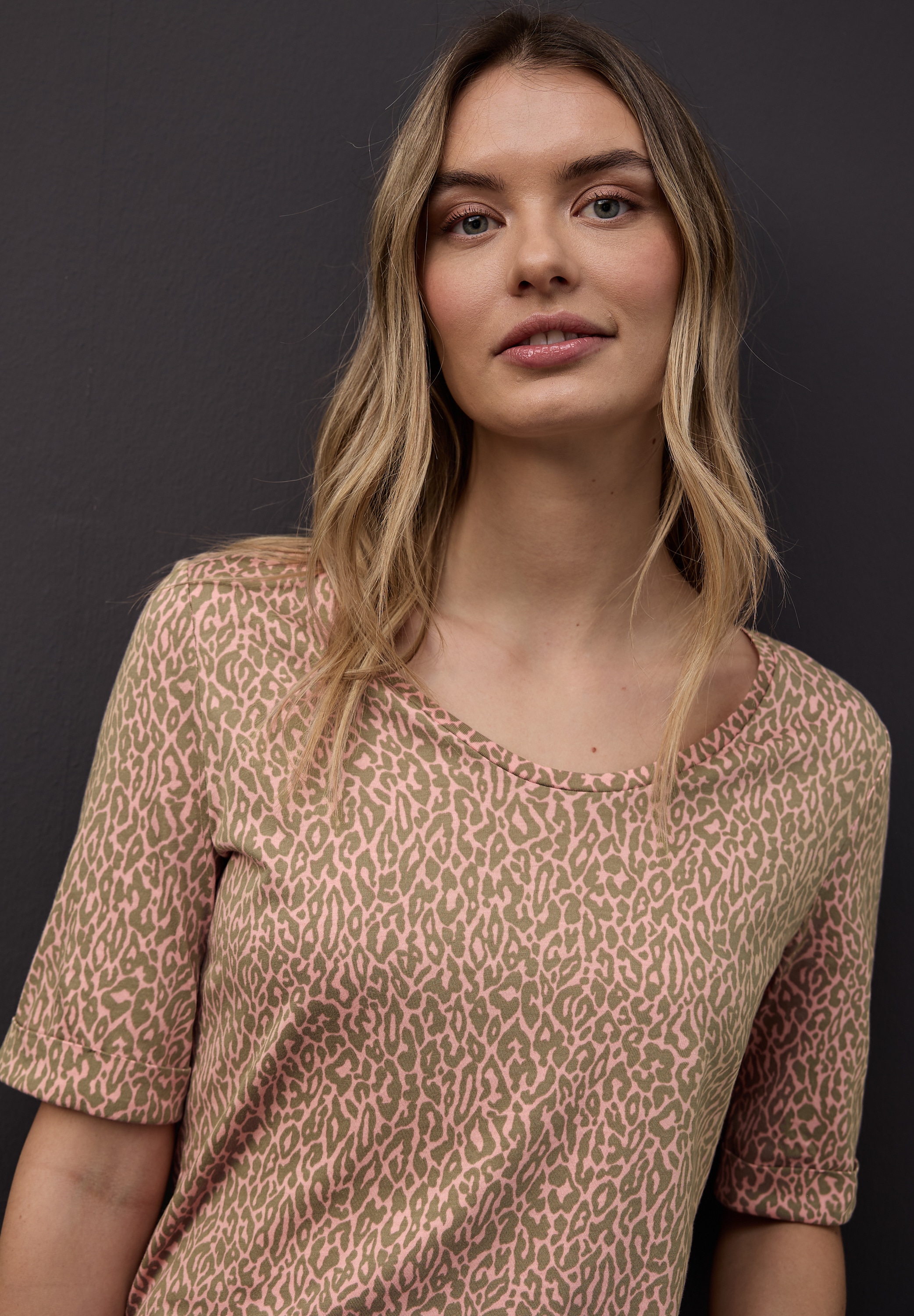 STREET ONE Kurzarmshirt mit Leo-Print