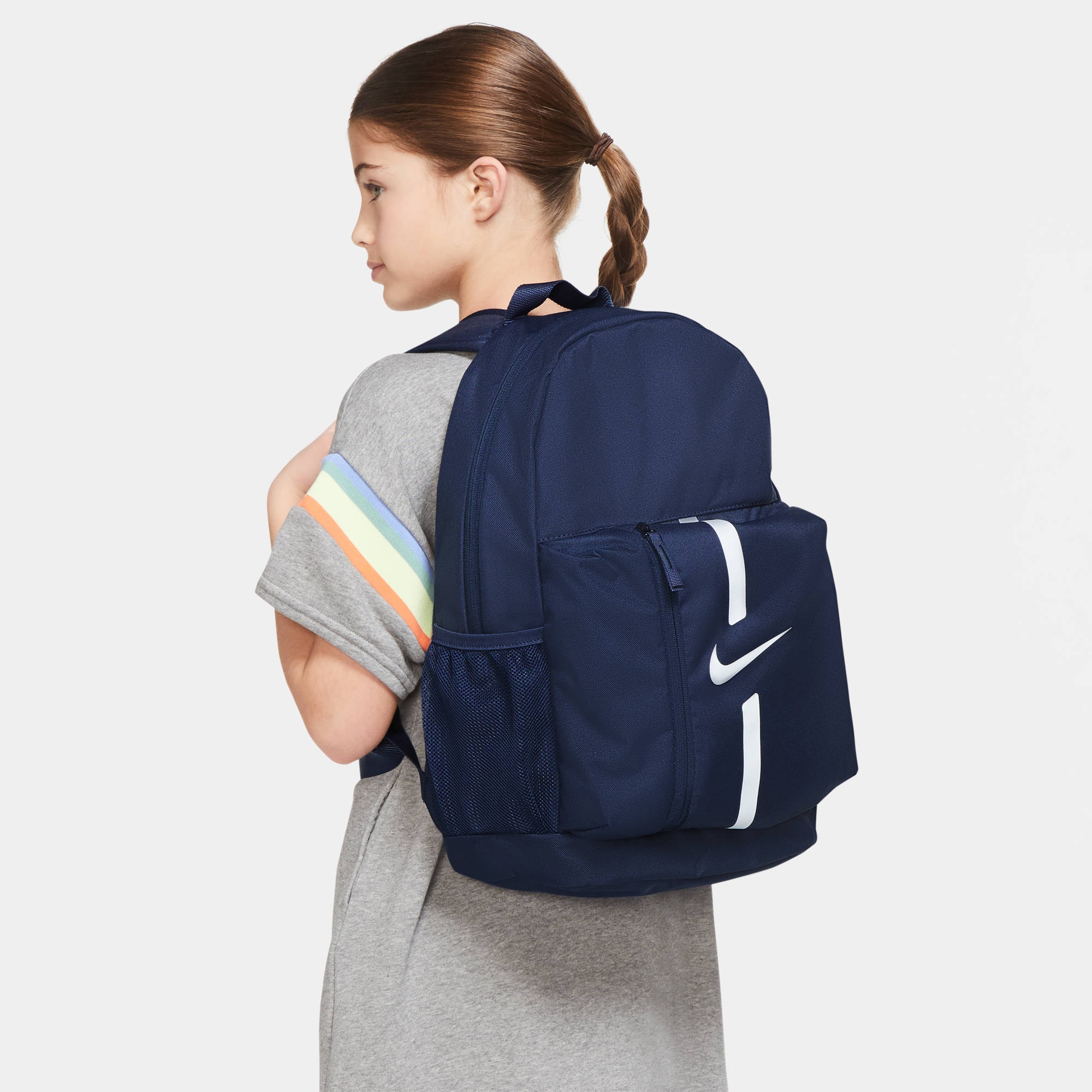 Nike Sportrucksack »Backpack Academy« für Erwachsene, sportlicher Stil, mit Reißverschluss, aus Polyester