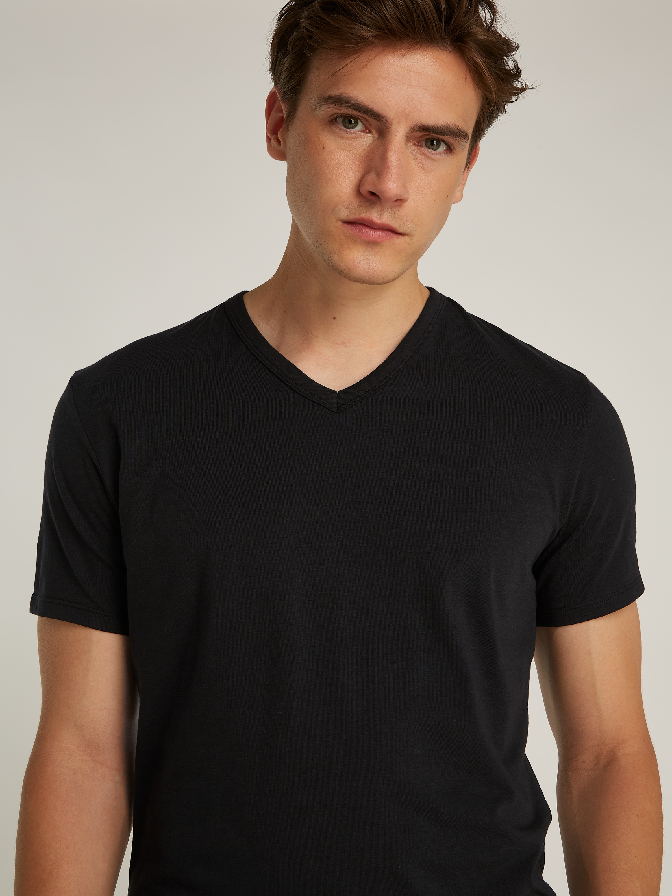 Calvin Klein Underwear T-Shirt »S/S V NECK 3PK«, (Packung, 3 tlg., 3er-Pack), mit Logo am Saum
