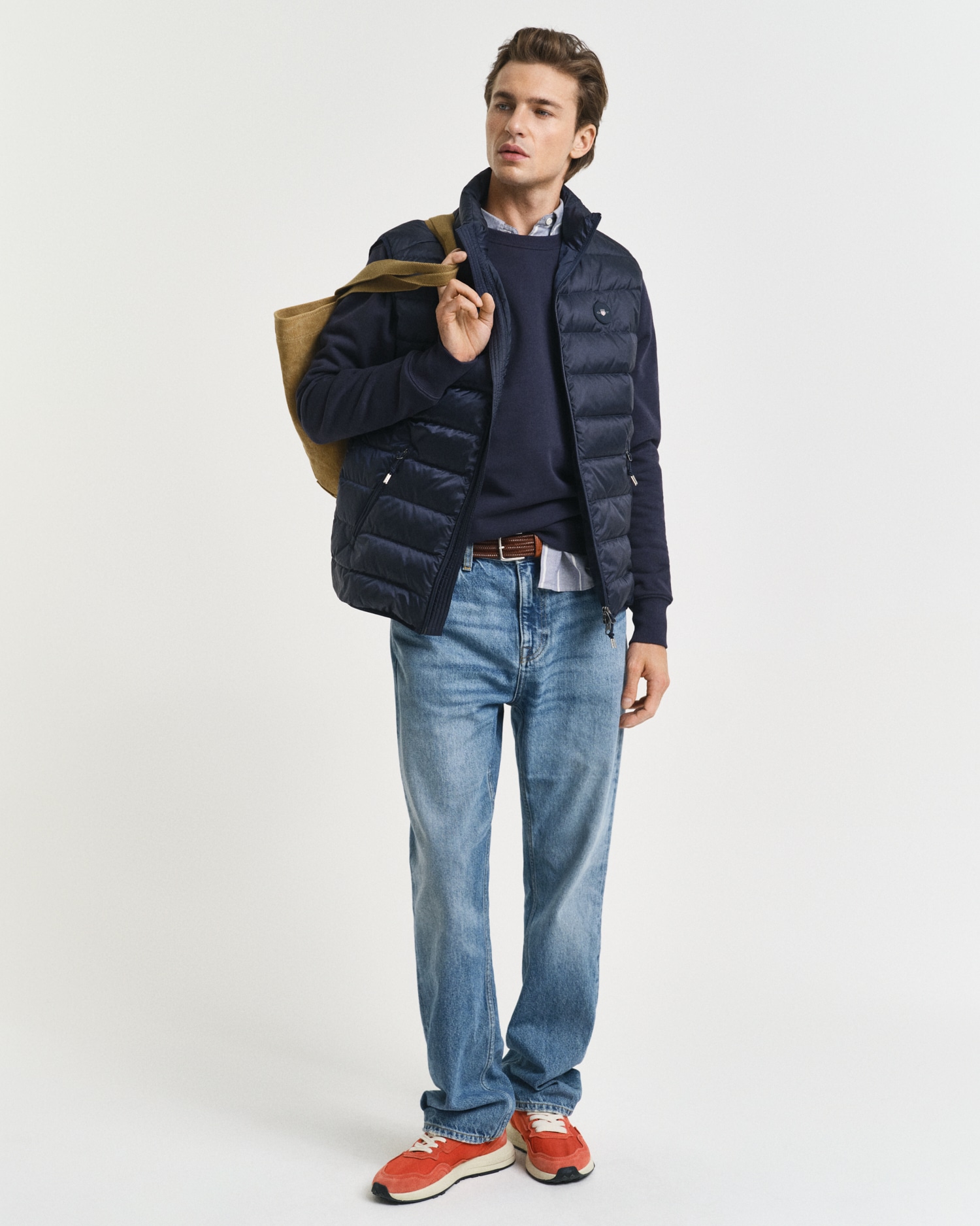 Gant Sweatshirt »REG SHIELD C-NECK SWEAT« mit Logostickerei auf der Brust