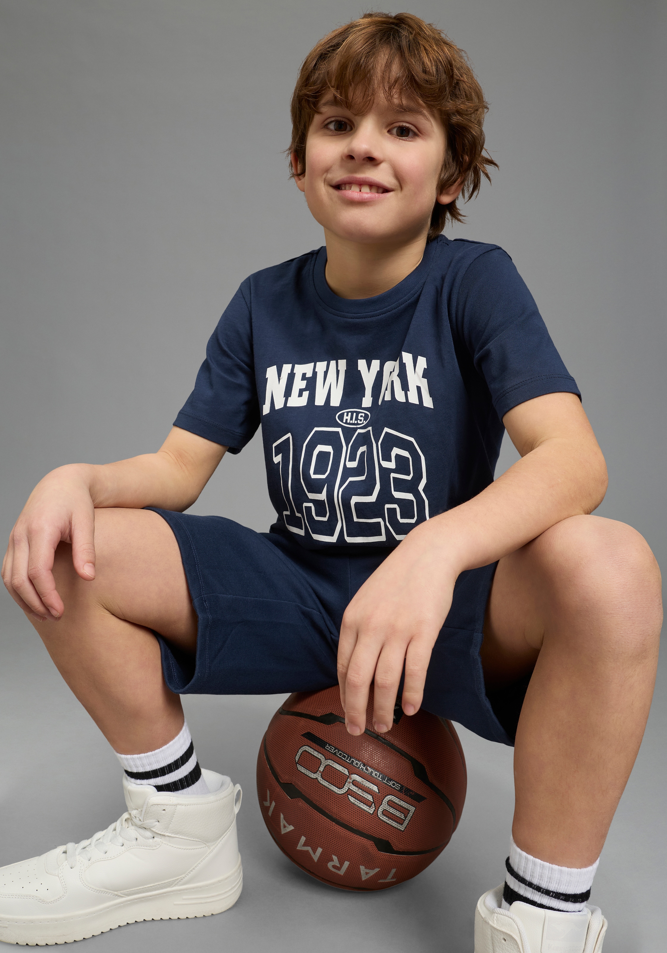 H.I.S Shirt & Hose »2tlg Set: T-Shirt+Sweatbermudas« Set, 2, 2 tlg. verschiedene Größen, bedrucktes Design, aus Baumwollmischung