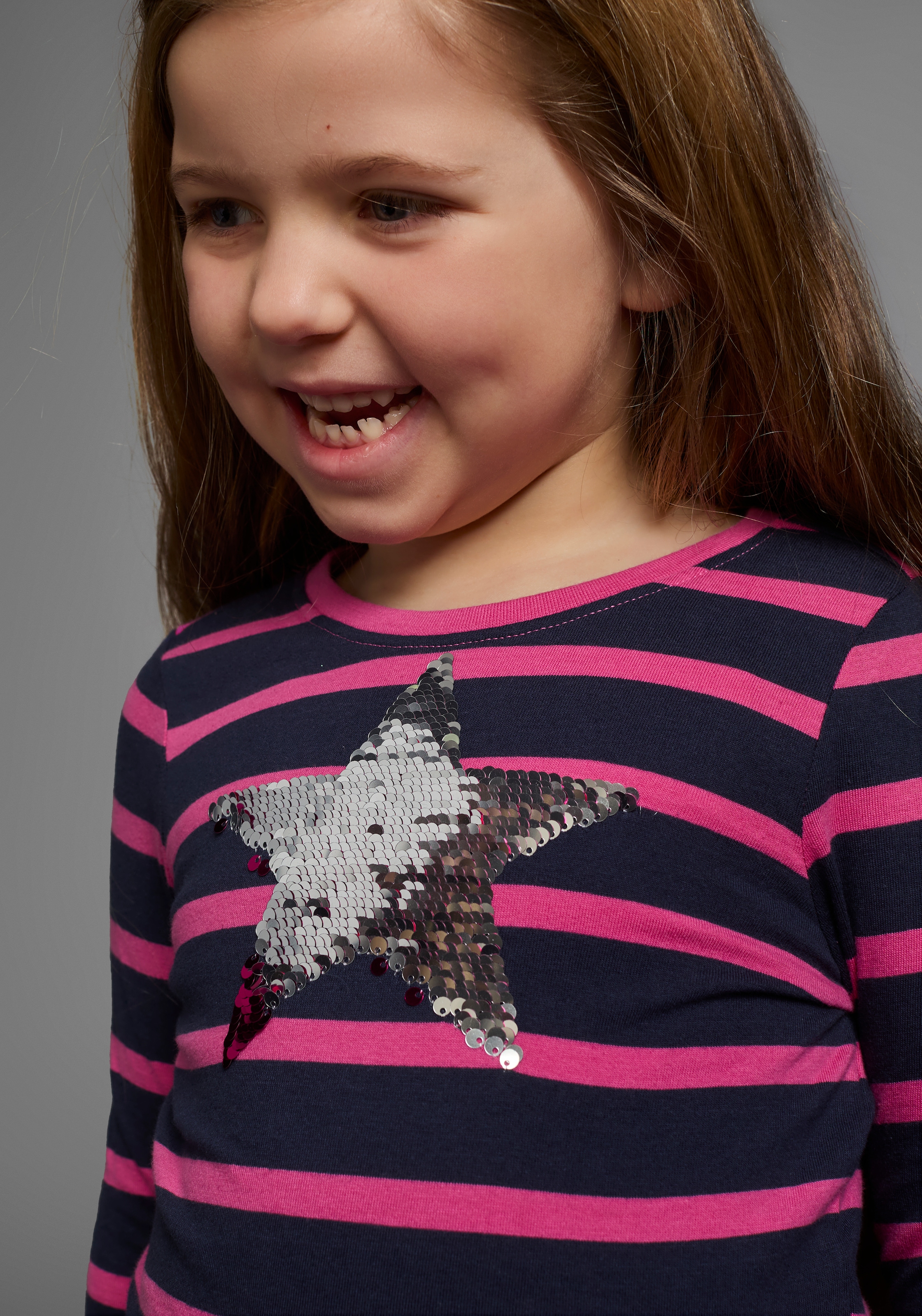 KIDSWORLD Langarmshirt »für kleine Mädchen«, langärmlig, Basic-Passform, mit mehrfarbigen Streifen