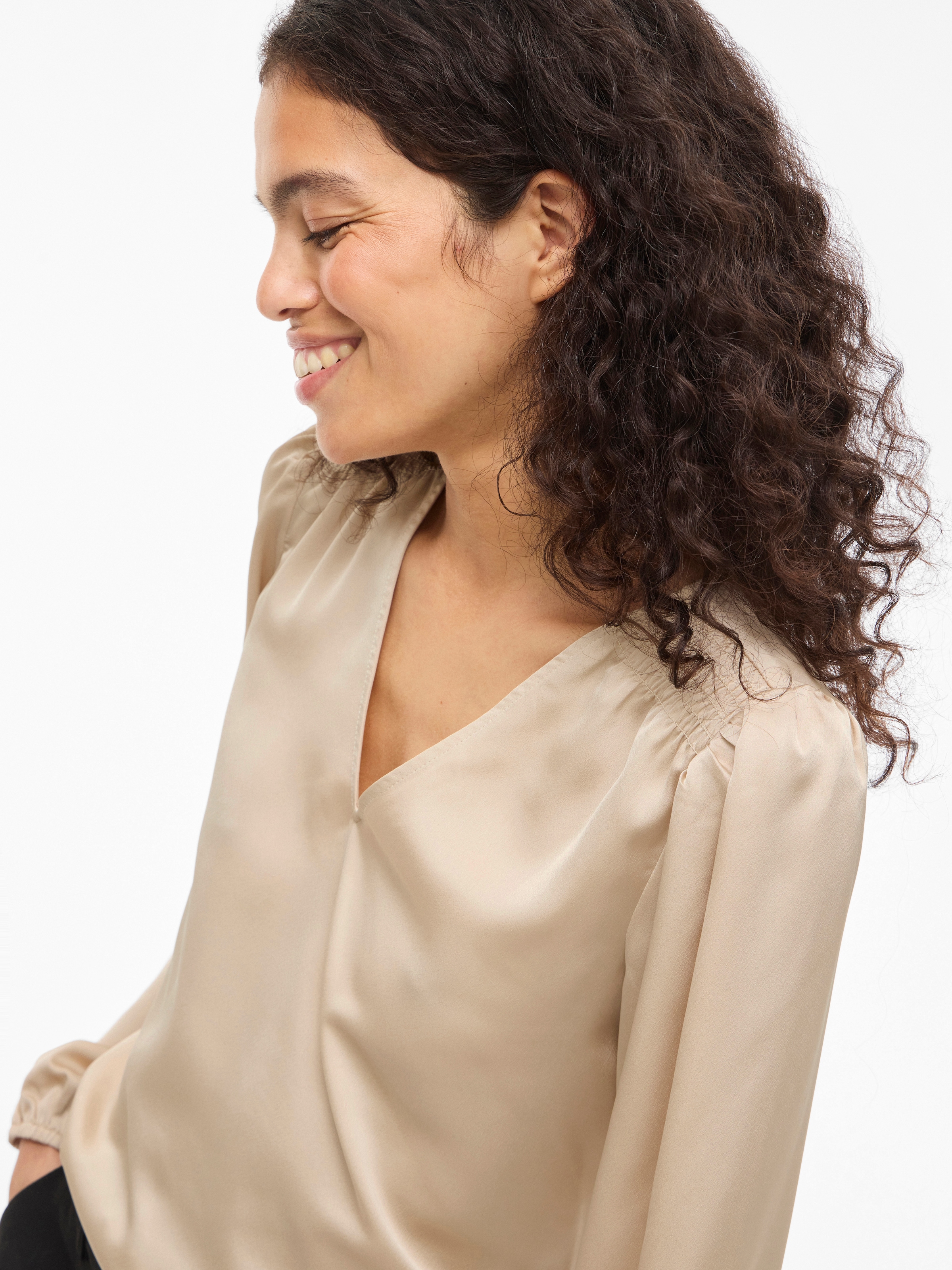 Vila Langarmshirt »VIELLETTE L/S SMOCK SATIN TOP - NOOS«