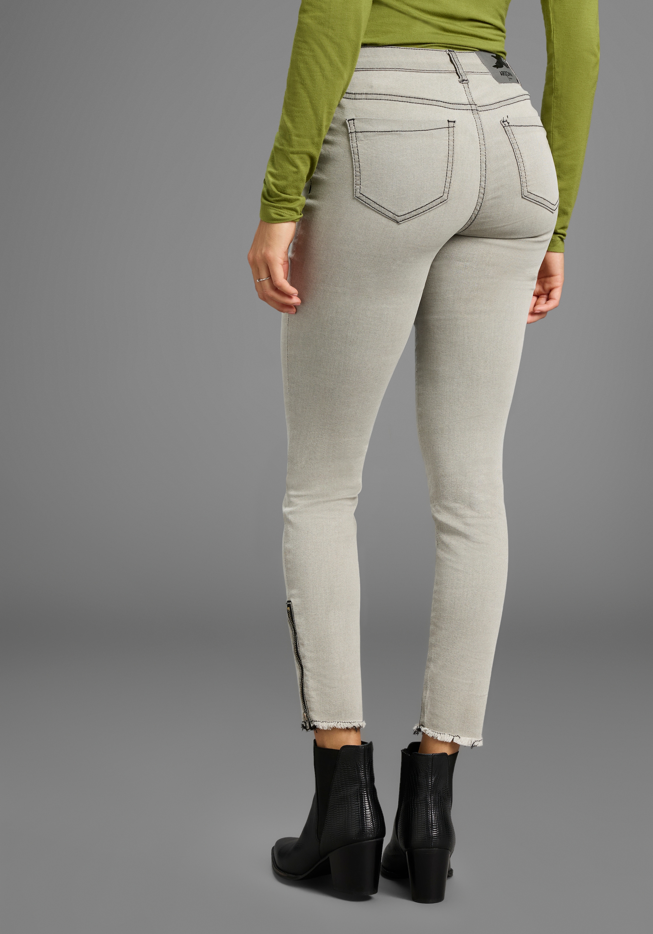 Arizona 5-Pocket-Jeans schmale, knöchelfreie Beinlänge, normale Leibhöhe, Slim Fit