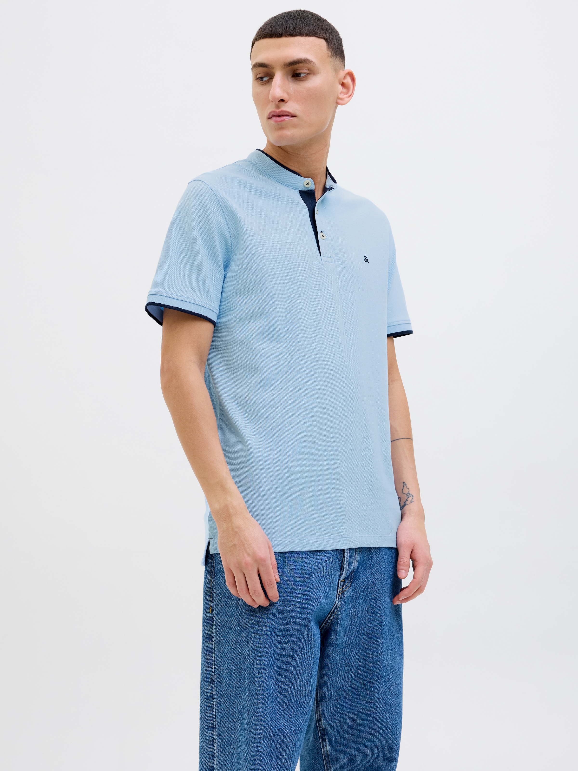 Jack & Jones Poloshirt »JJEPAULOS MAO POLO«, mit Logo Stickerei