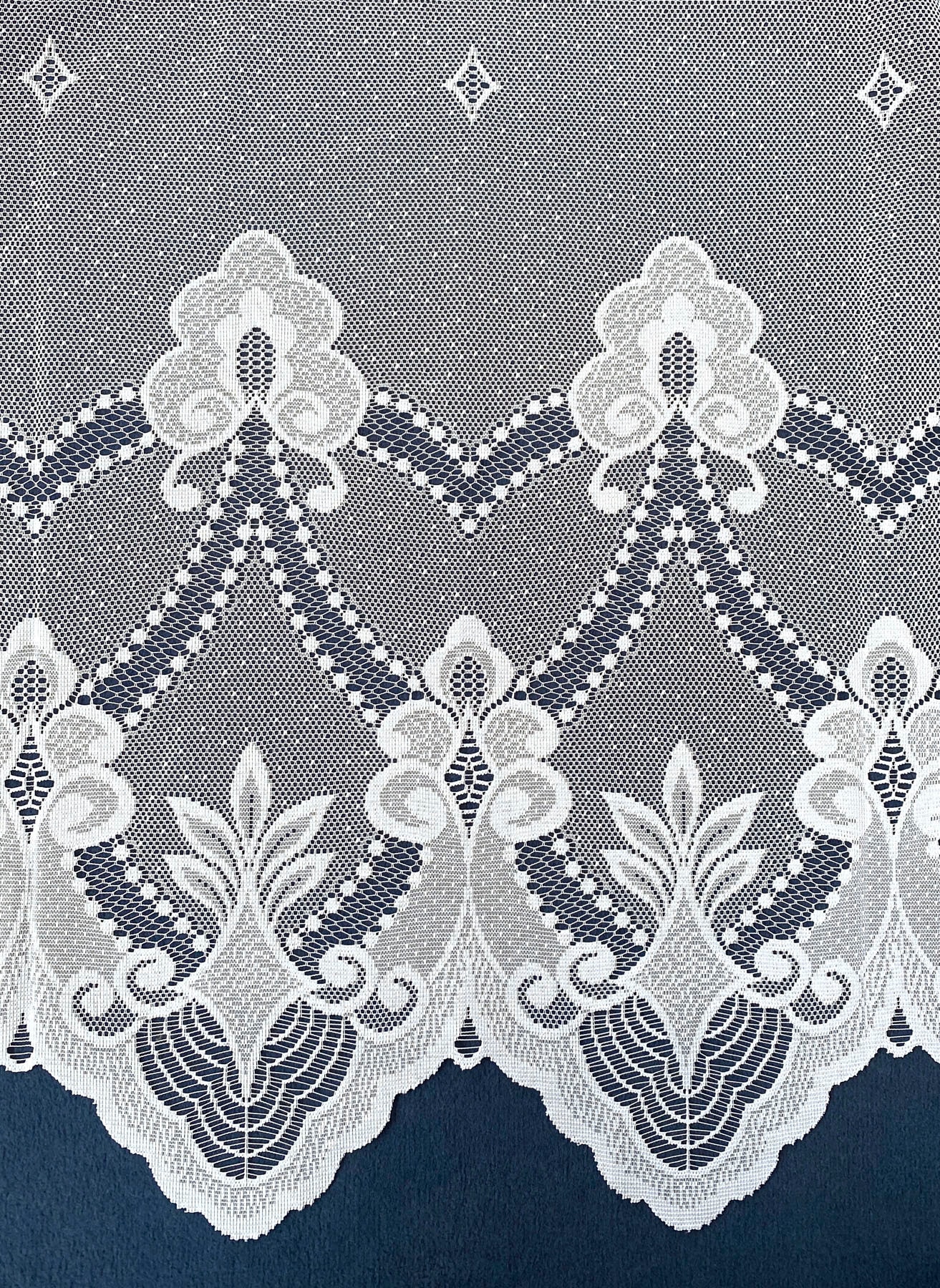 Weckbrodt Gardine »Weimar«, (1 St.), Jacquard, C-Bogen, floral, Halbtransparent, Sockel, Bordüre, Store