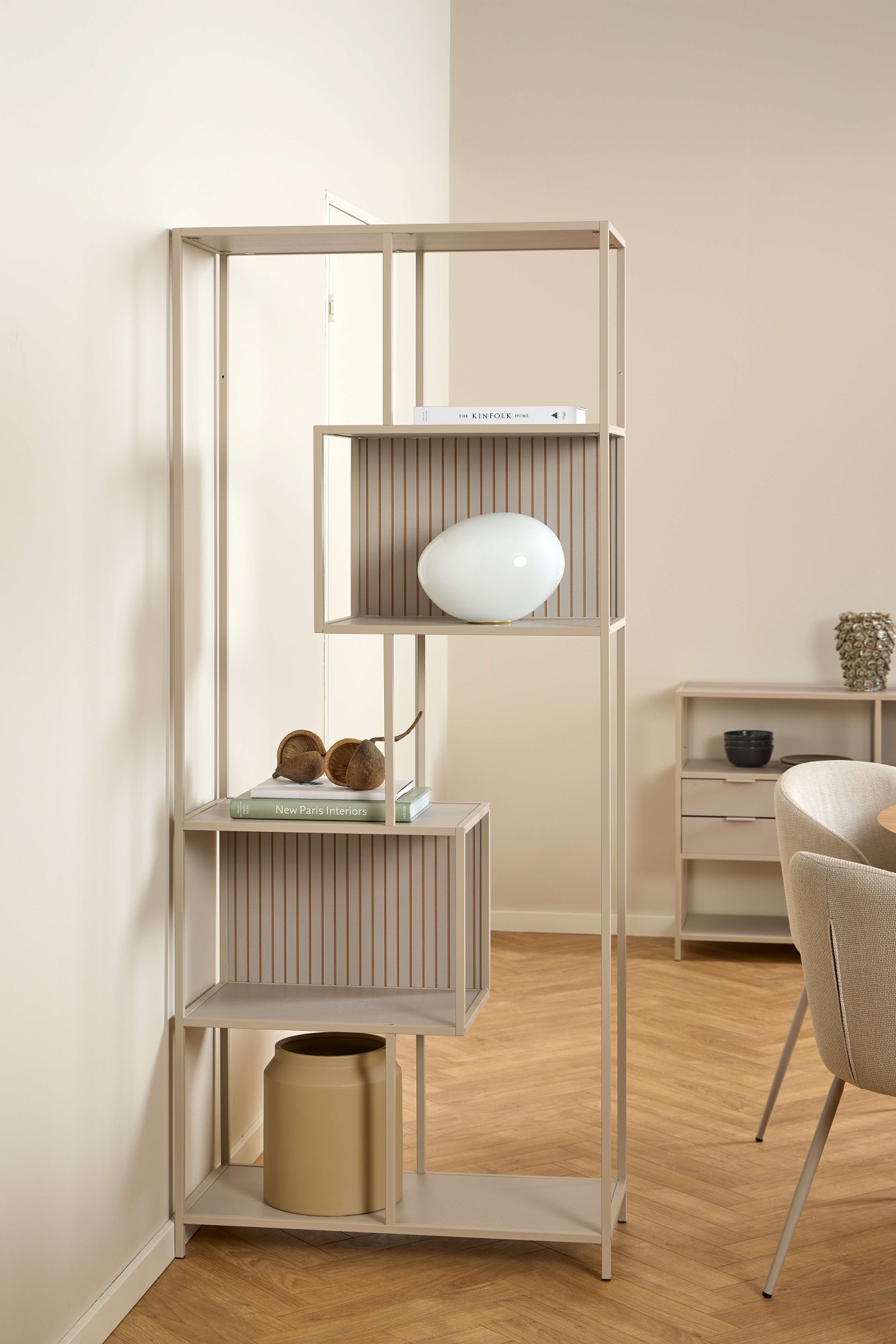 ACTONA GROUP Bücherregal »Seaford, Regal, Standregal, Raumteiler«, Regal, grau, asymmetrische Details, wendbare Rückwand, 77x35x185cm