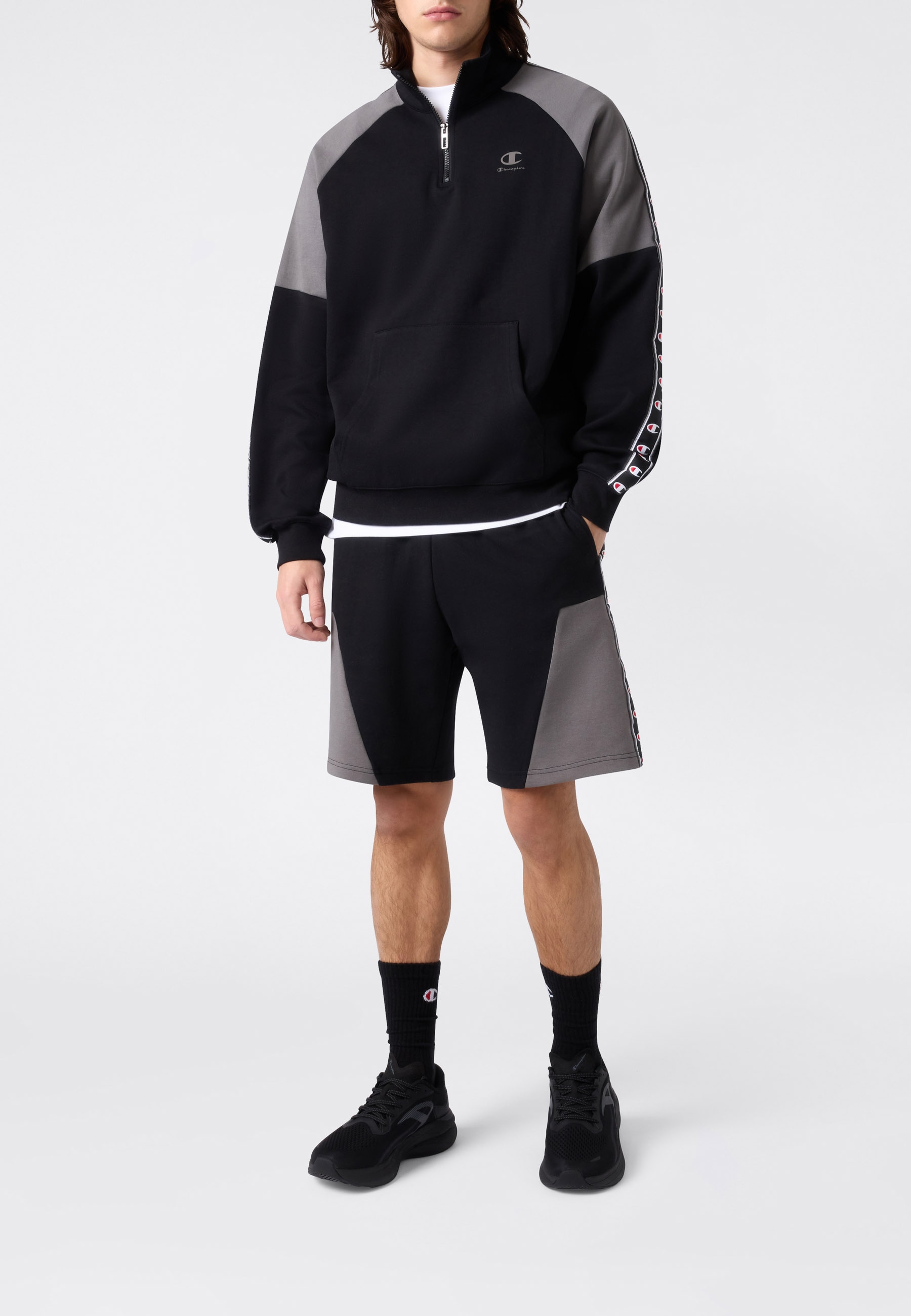 Champion Sweatshirt »Sports-inspired Interlock Half Zip Sweatshirt with Tape detailing«, komfortabler Schnitt, sportlicher Stil, Rundhalsausschnitt
