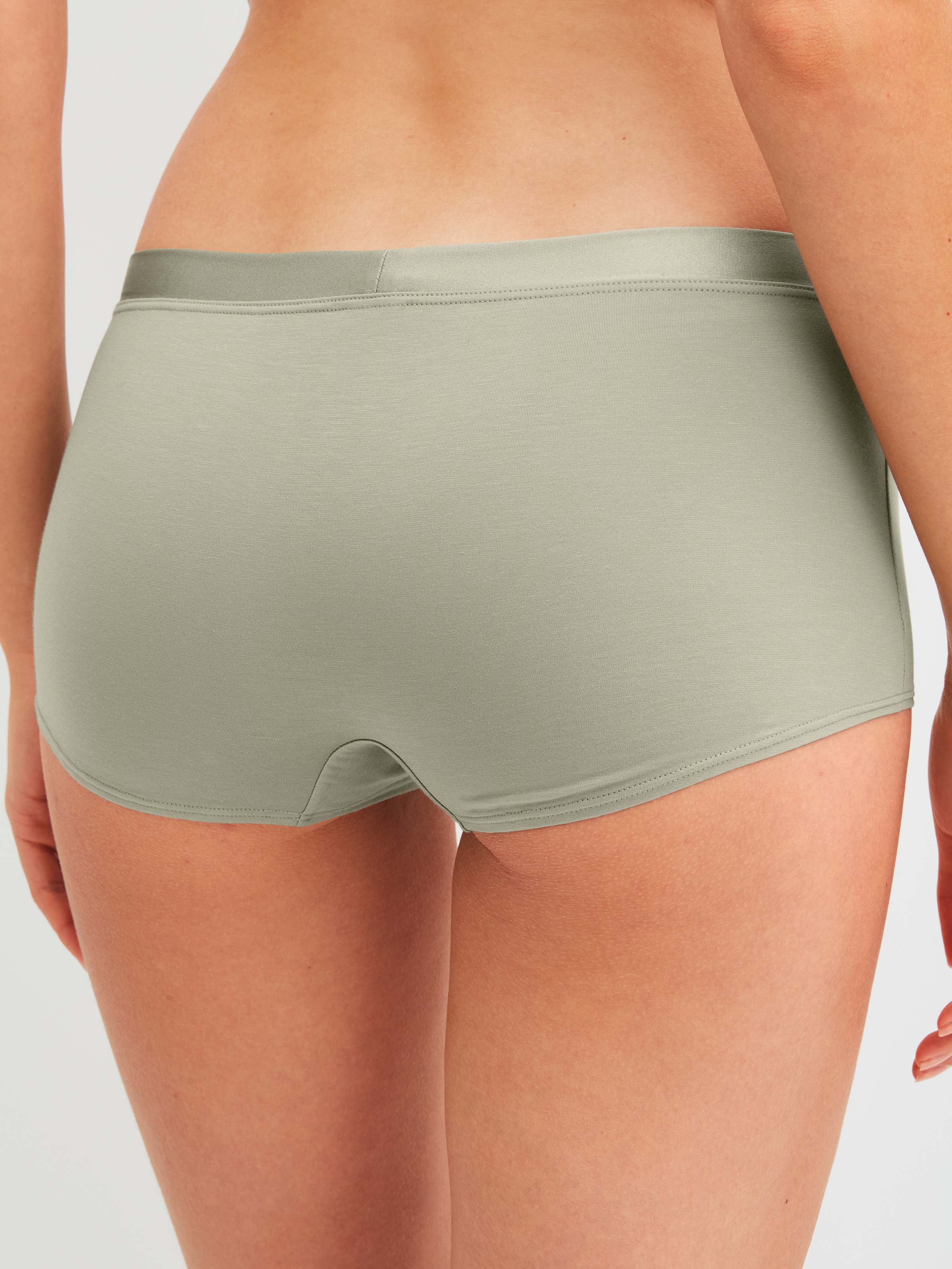 CALIDA Panty »Cate« glänzendes Satin-Detail, elastischer Single Jersey, regular-cut, weich