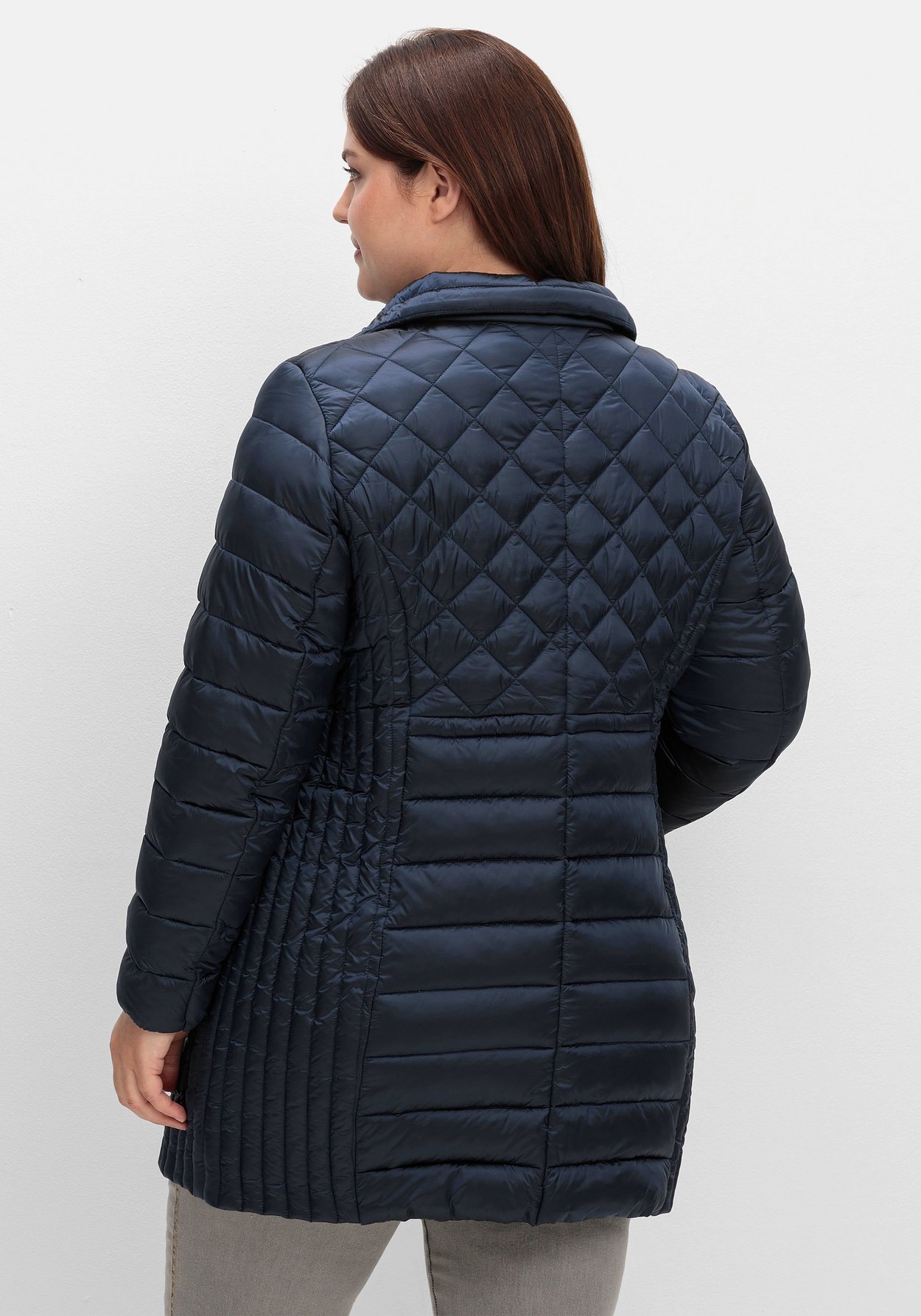 Sheego Steppjacke »Winterjacke mit feinem Schimmer und verschiedenen Steppungen«, ohne Kapuze, mit feinem Schimmer und verschiedenen Steppungen