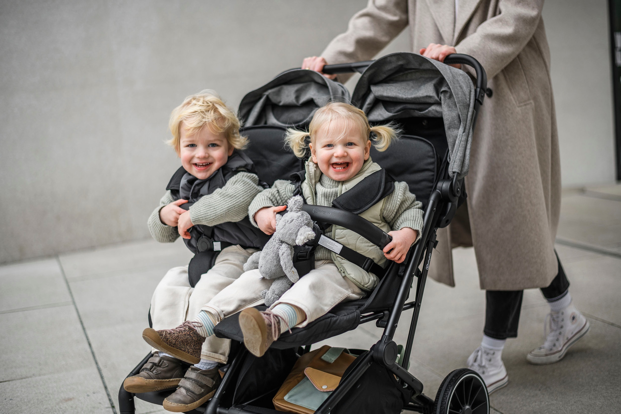 BabyGo Zwillingsbuggy »Zwillingskinderwagen GOTwice«, mit drei schwenkbaren Vorderrädern