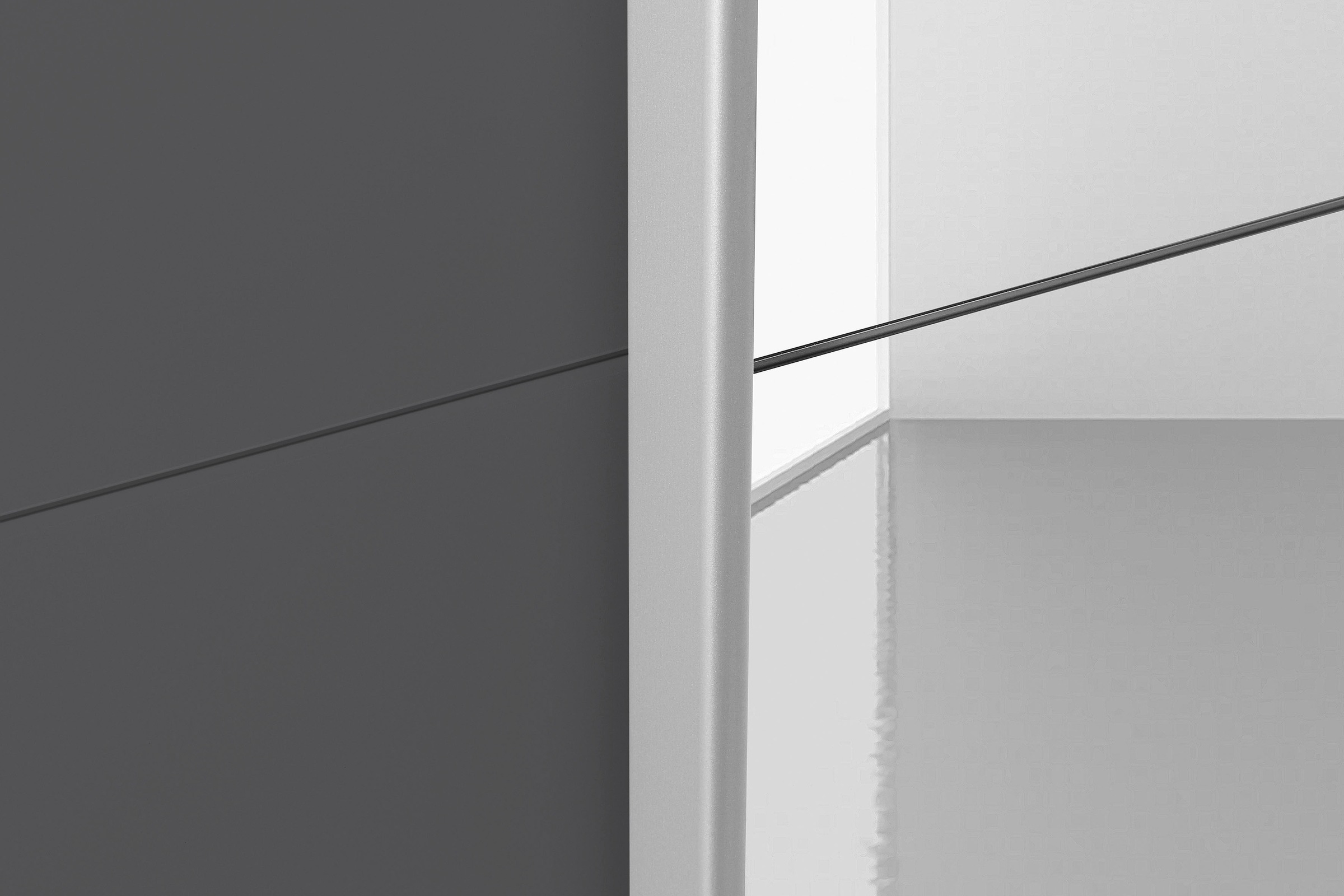 rauch Schwebetürenschrank »Kleiderschrank Schrank Garderobe Wäscheschrank TOMA mit Passepartout«, inkl. Regaleinsatz sowie zusätzlichen Einlegeböden MADE IN GERMANY