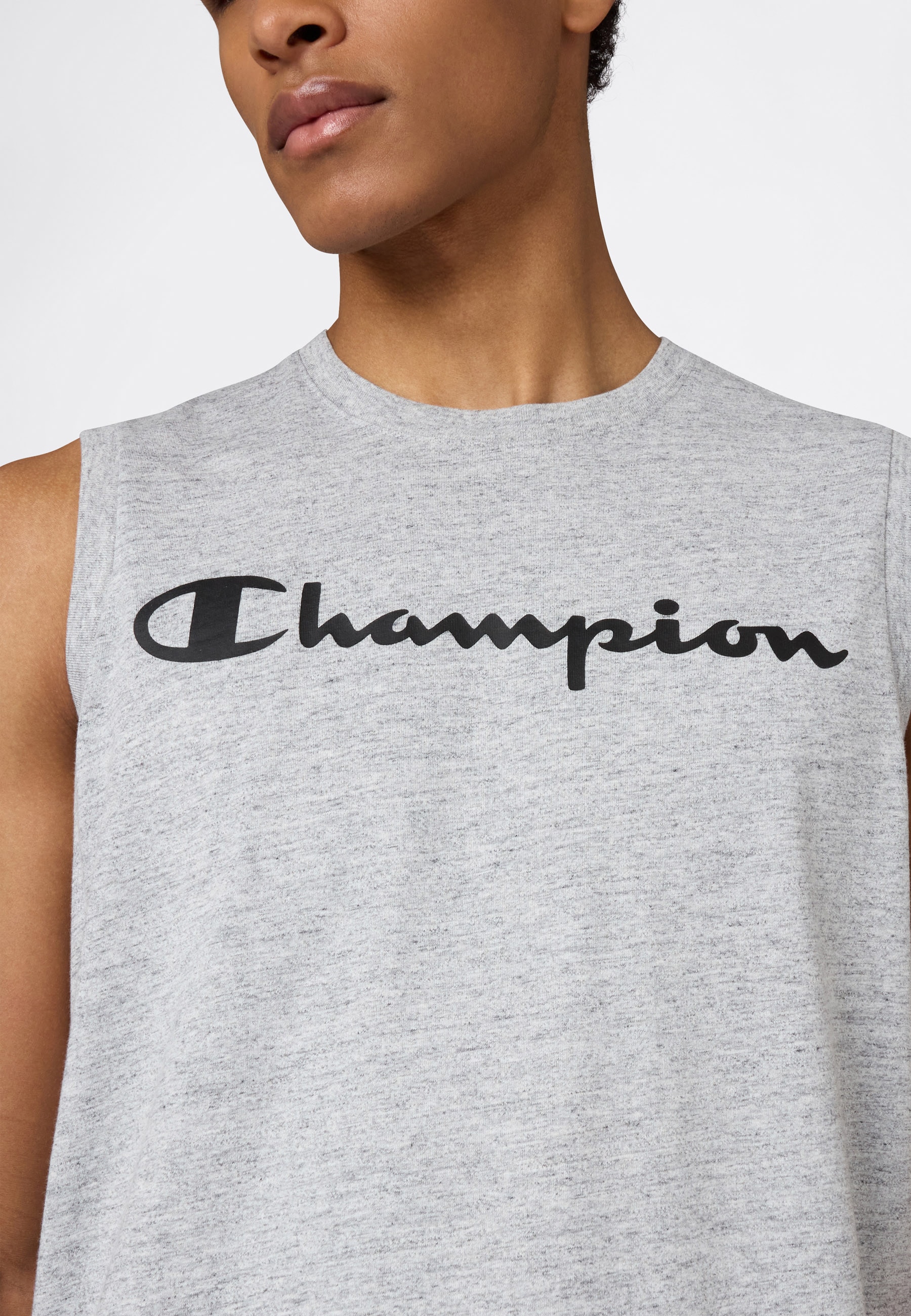 Champion Tanktop »BASICS Sleeveless T-Shirt Large Logo« sportliche Schnittform, sportlicher Stil, mit Rundhalsausschnitt